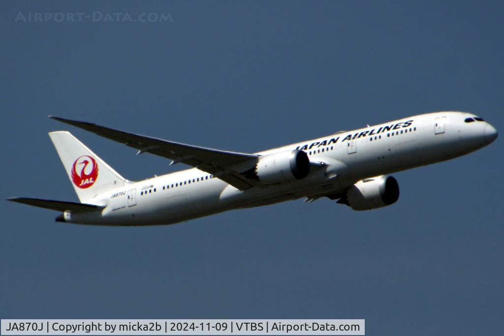 JA870J, 2017 Boeing 787-9 Dreamliner C/N 35425, Take off