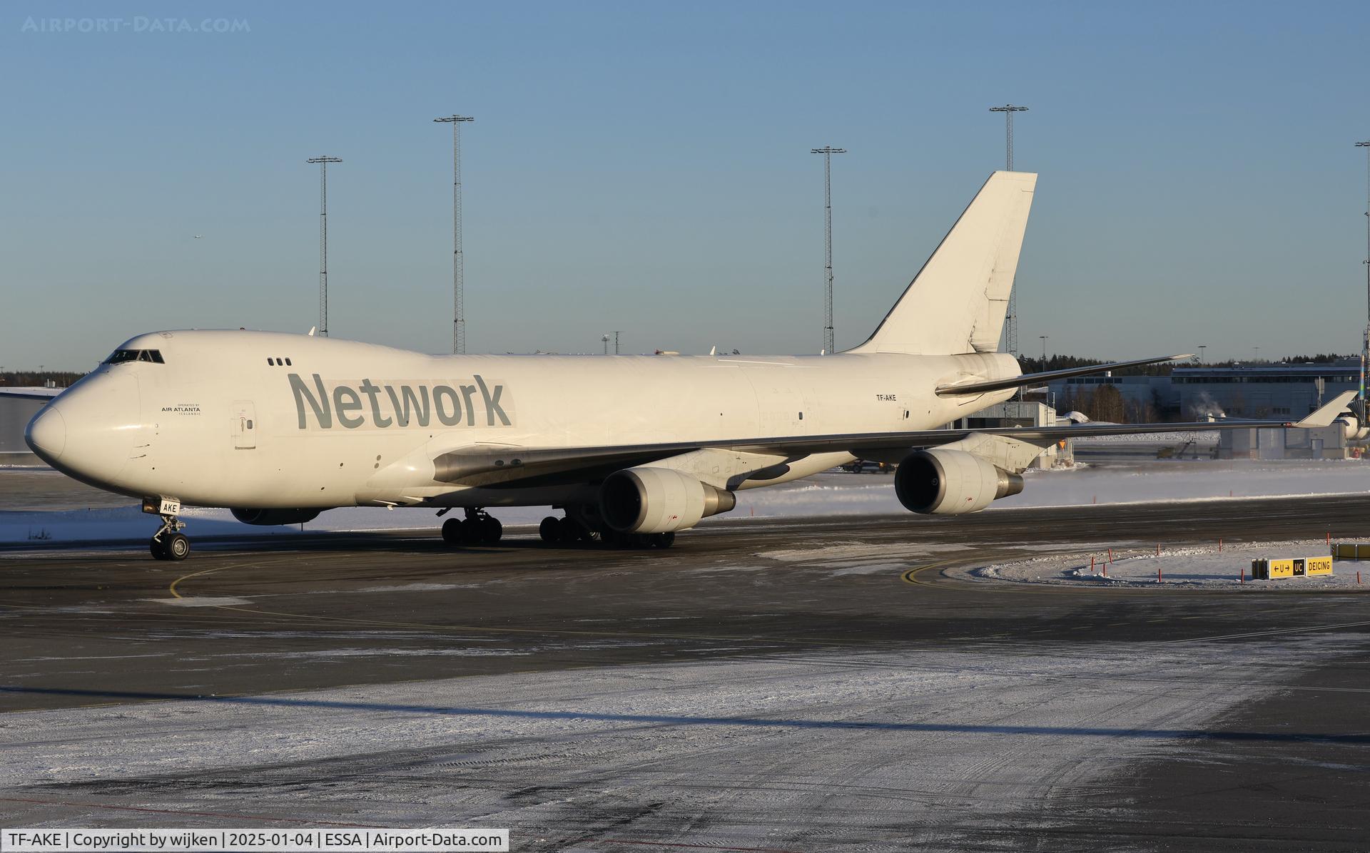 TF-AKE, 2000 Boeing 747-409F C/N 30761, Twy U