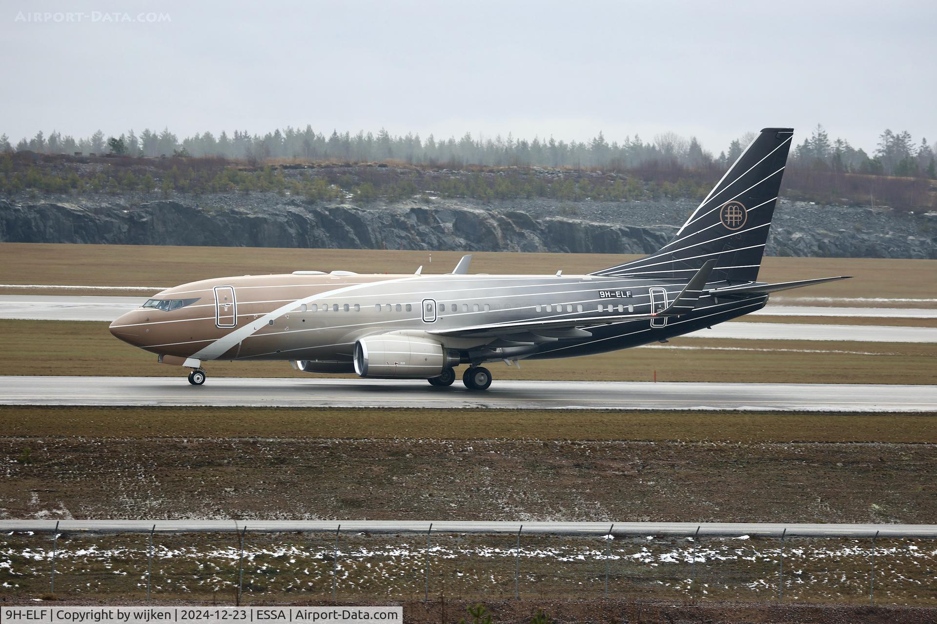 9H-ELF, 1999 Boeing 737-7BC BBJ C/N 30330, Twy W