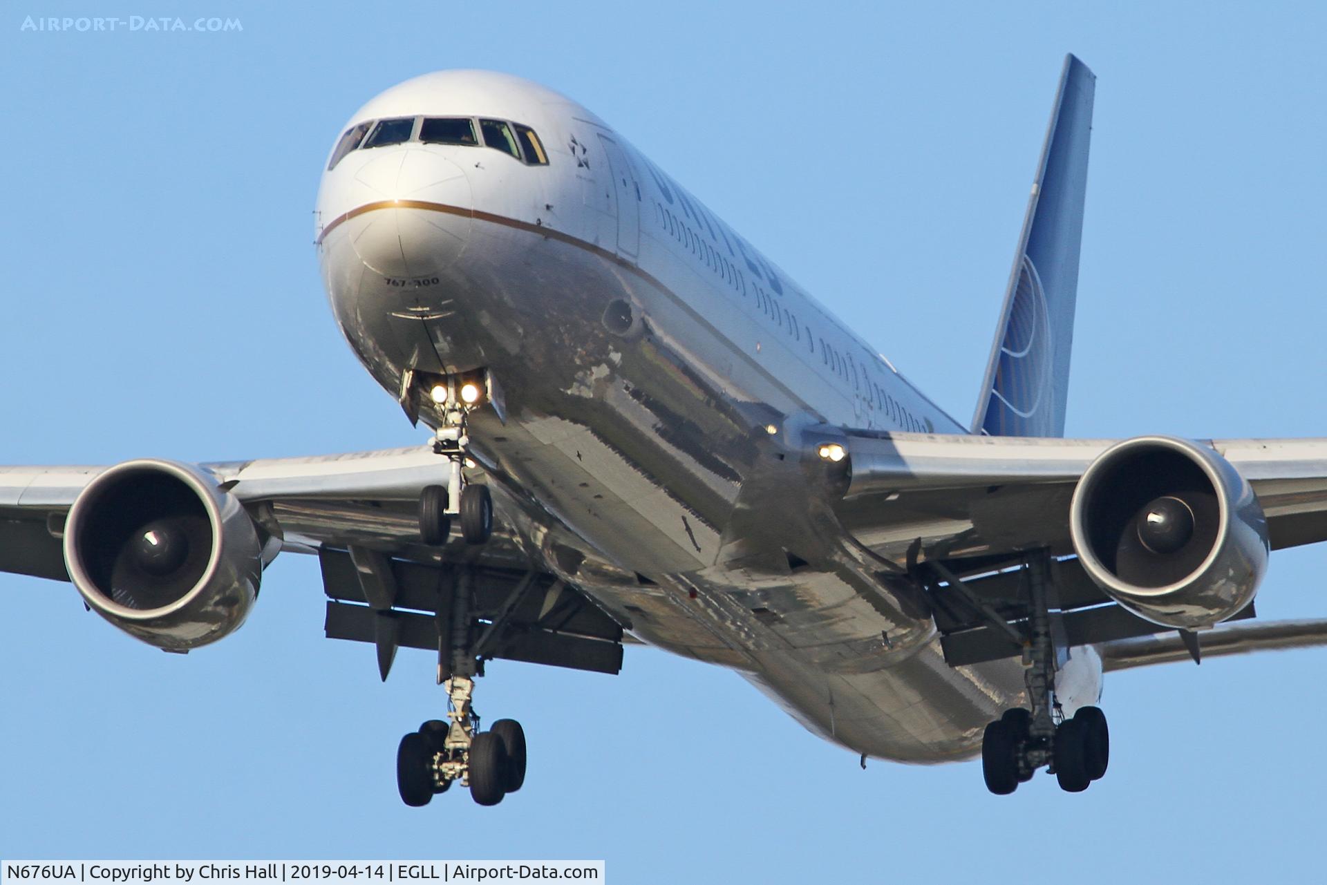 N676UA, 2001 Boeing 767-322 C/N 30028, Heathrow