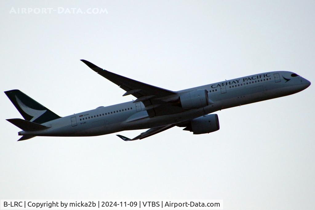B-LRC, 2016 Airbus A350-941 C/N 034, Take off