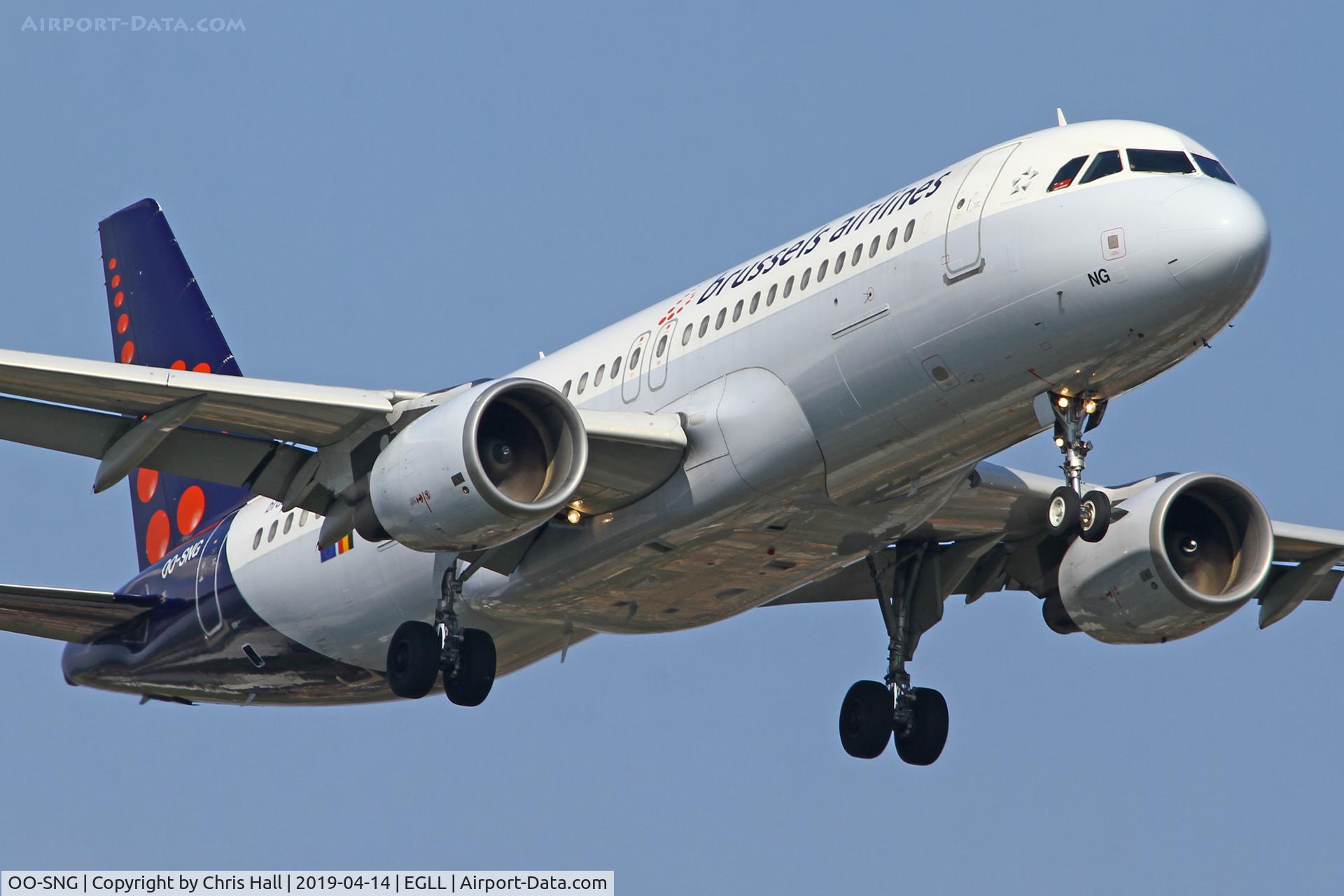 OO-SNG, 2002 Airbus A320-214 C/N 1885, Heathrow