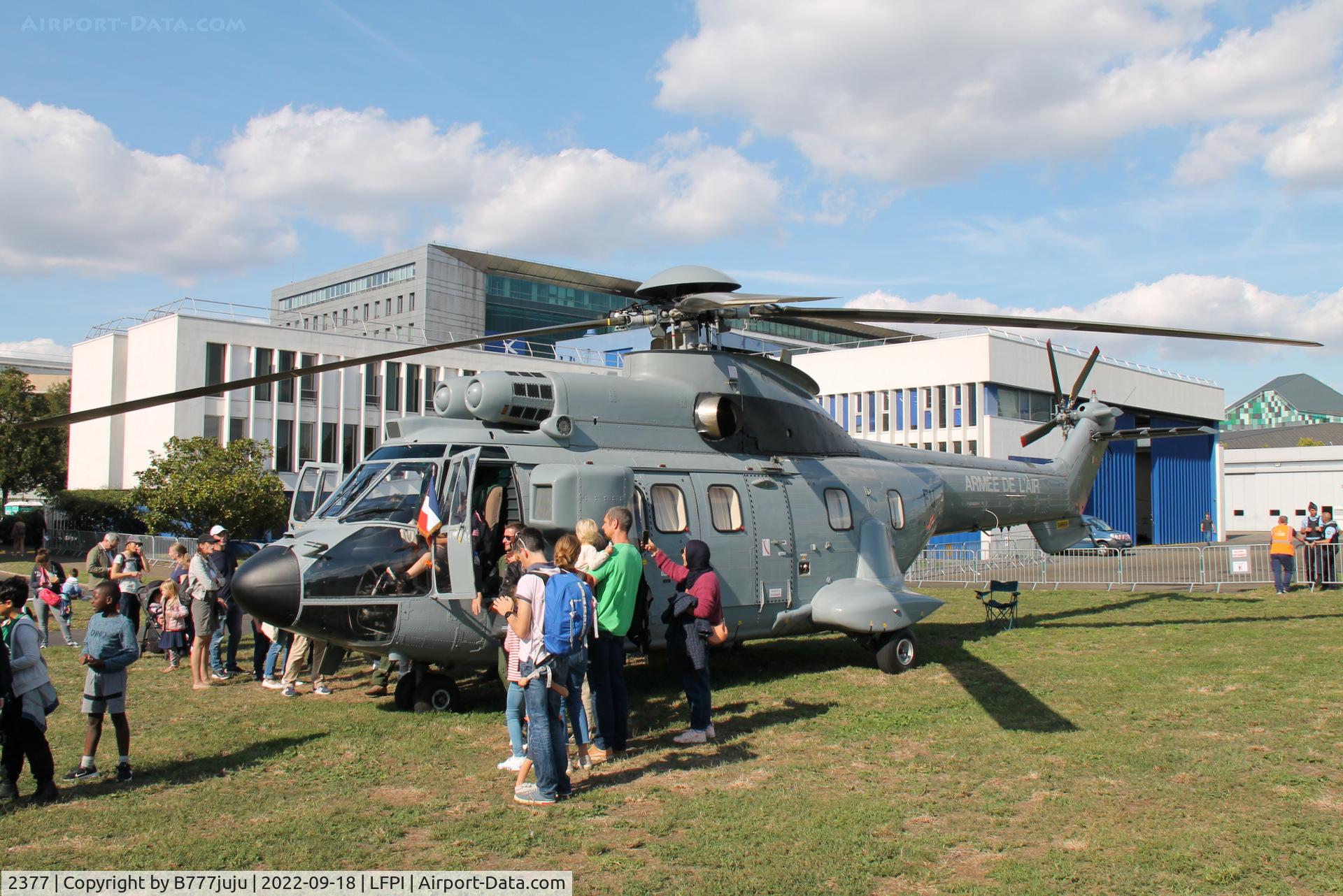 2377, Aérospatiale AS-332L-1 Super Puma Super Puma C/N 2377, at Issy-les-Moulineaux