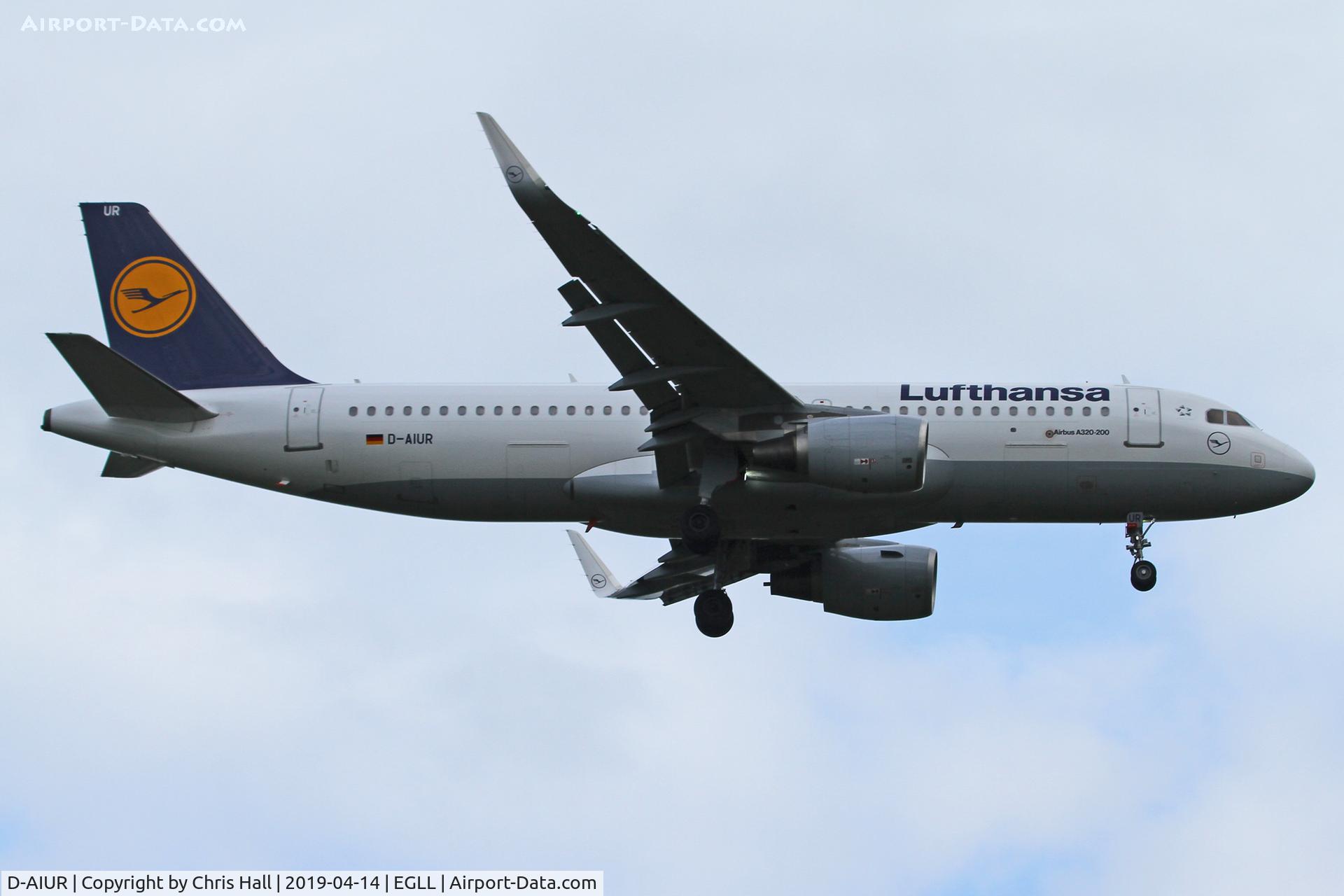 D-AIUR, 2015 Airbus A320-214 C/N 6985, Heathrow