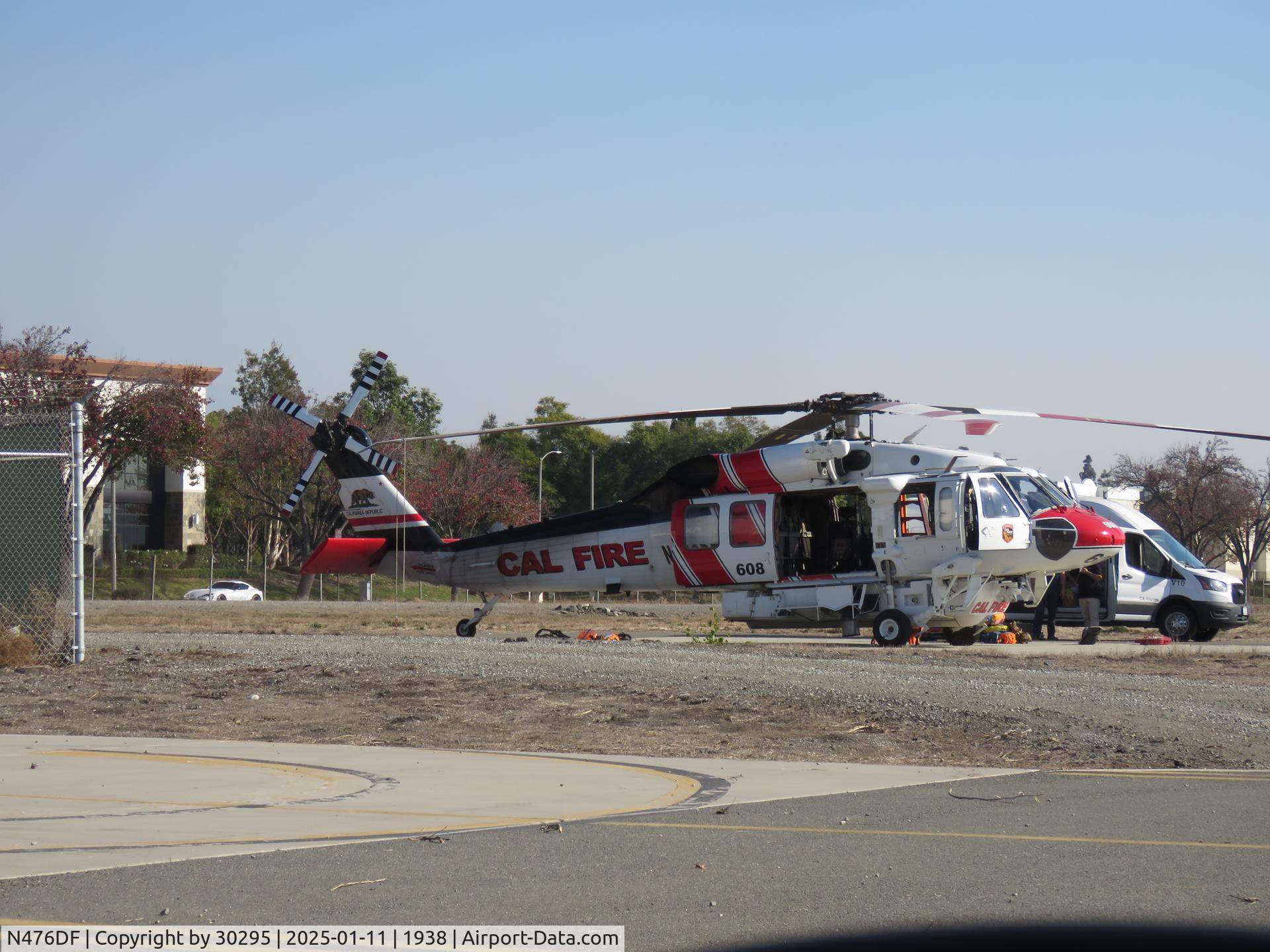 N476DF, 2020 Sikorsky S-70i Firehawk C/N 704083, Parked