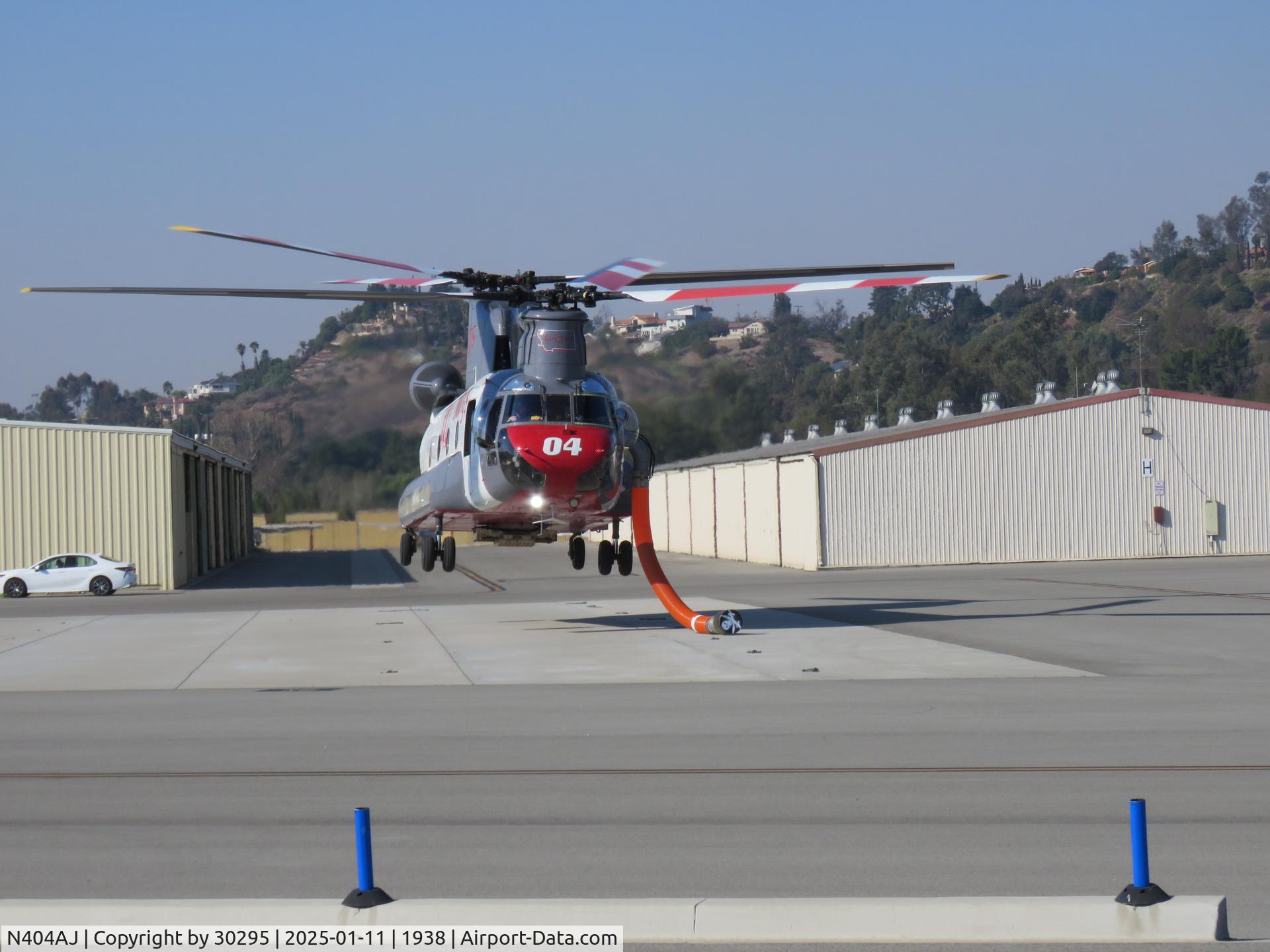 N404AJ, 1992 Boeing Vertol CH-47D Chinook C/N 92-0297 (M.3438), Lifting off