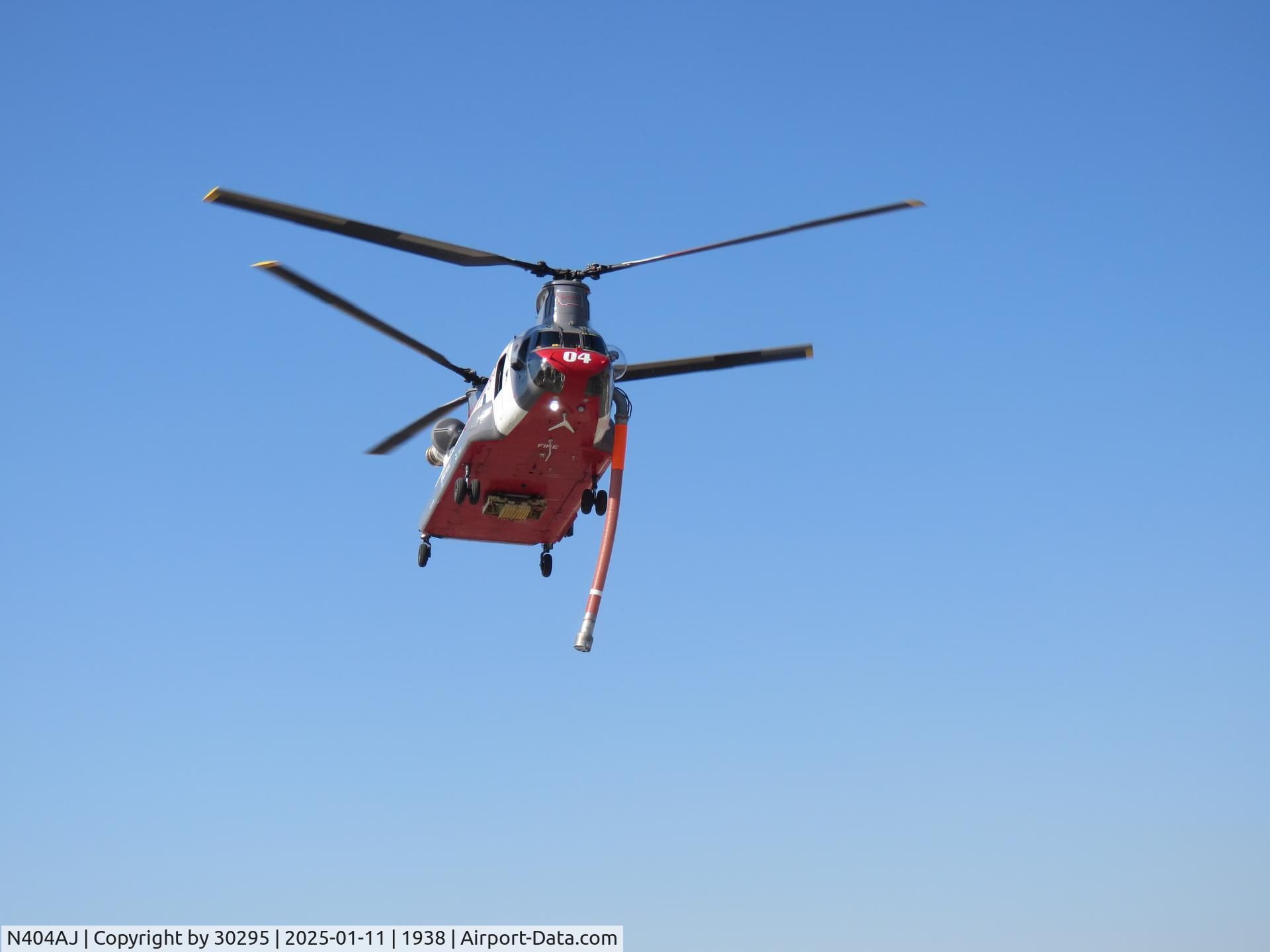 N404AJ, 1992 Boeing Vertol CH-47D Chinook C/N 92-0297 (M.3438), Straight up