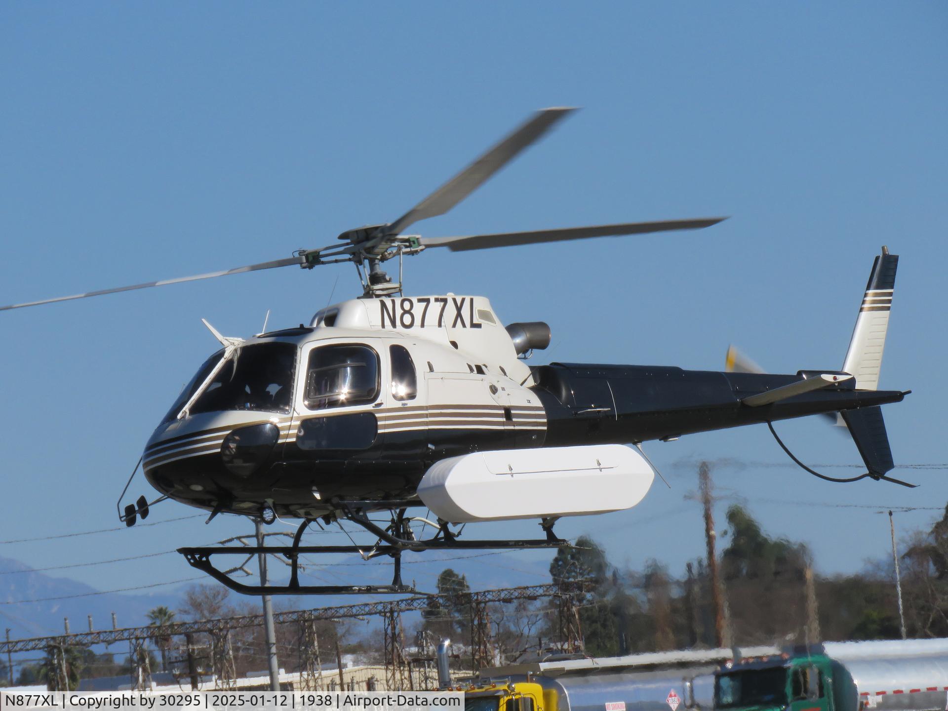 N877XL, 1999 Eurocopter AS-350B-3 Ecureuil C/N 3194, Lift off