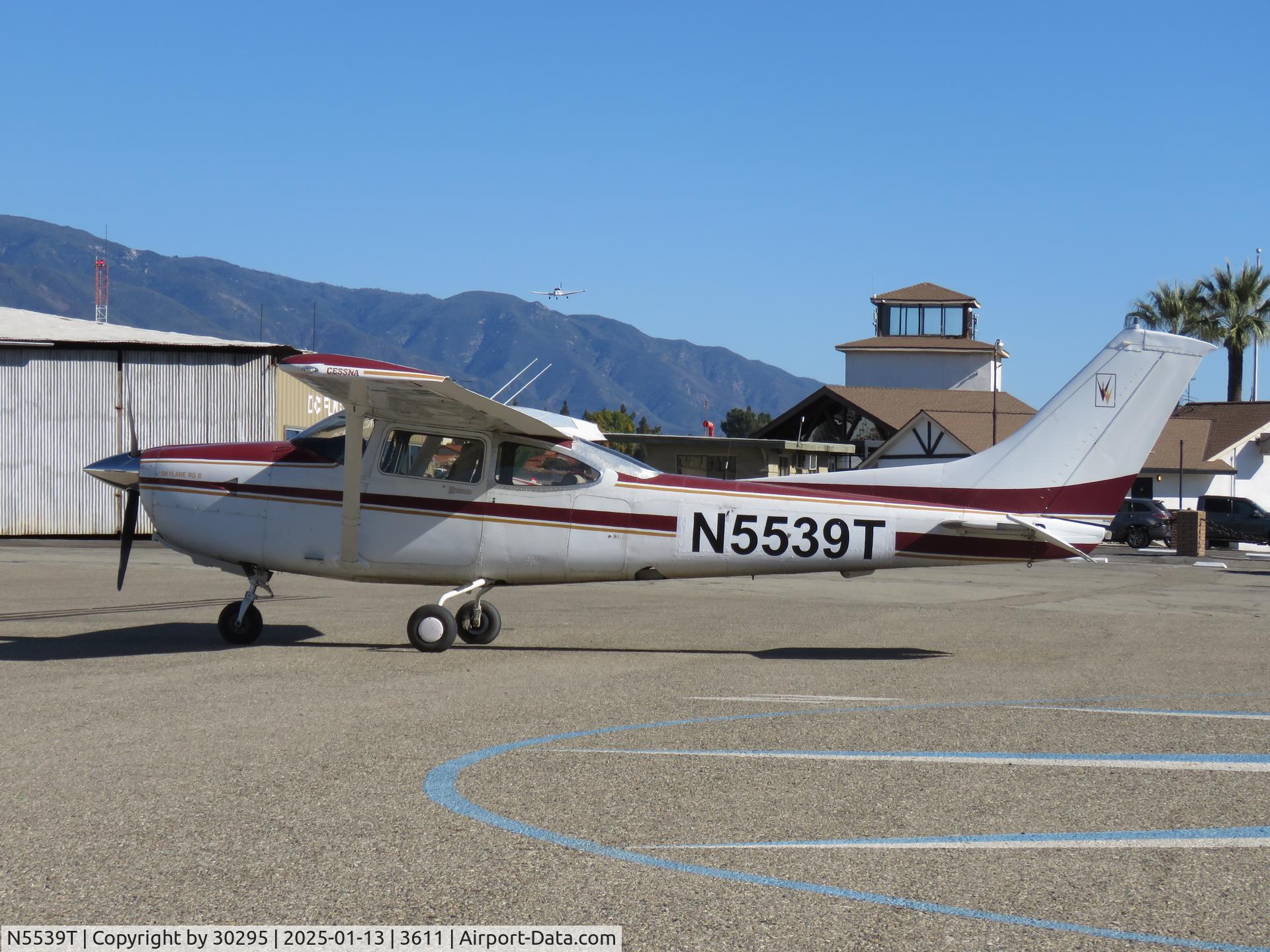 N5539T, 1982 Cessna R182 Skylane RG C/N R18201889, Parked