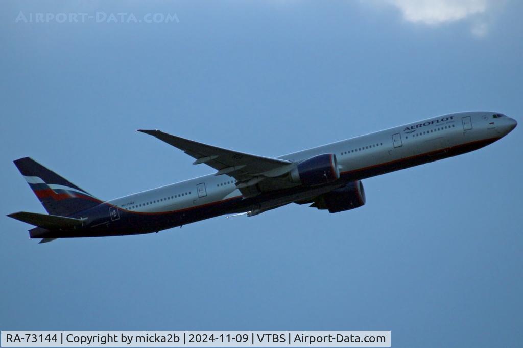 RA-73144, 2015 Boeing 777-3M0/ER C/N 41690, Take off