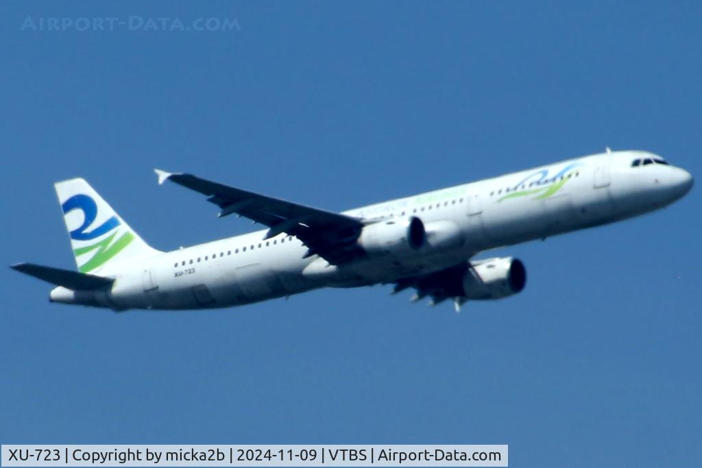 XU-723, 2001 Airbus A321-211 C/N 1629, Take off