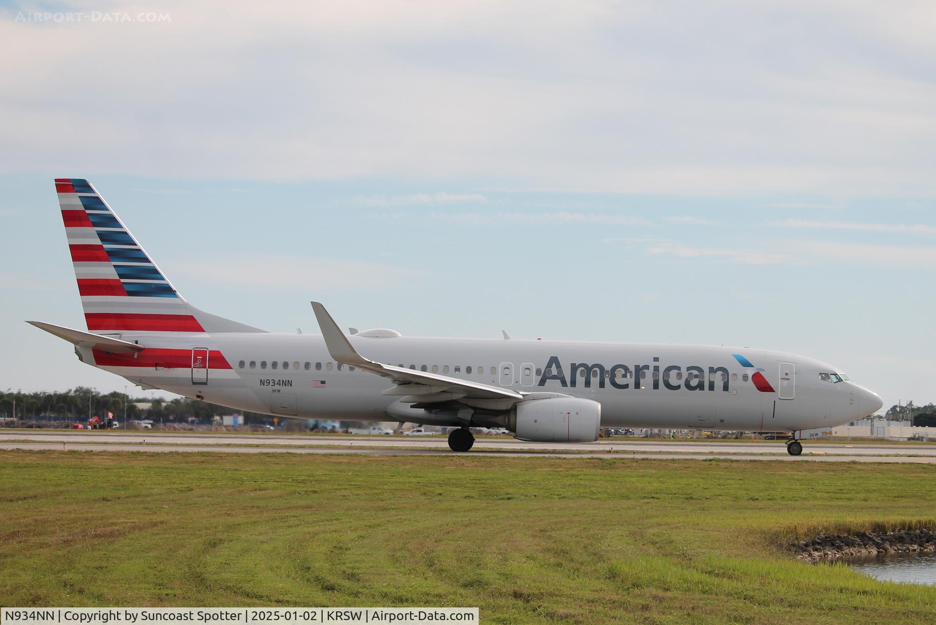 N934NN, 2013 Boeing 737-823 C/N 33489, American Flight 1656 taxis at Southwest Florida International Airport enroute to Dallas/Fort Worth International Airport