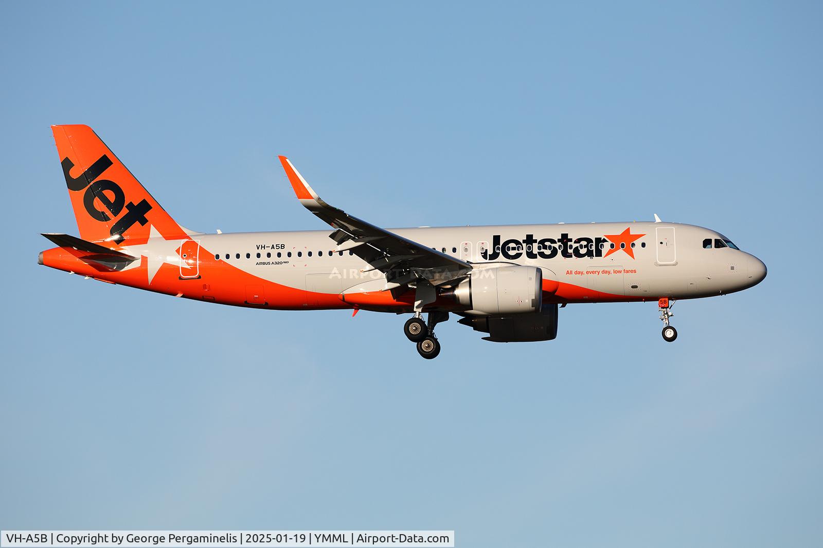 VH-A5B, Airbus A320-251N C/N 12229, Short final for runway 34.