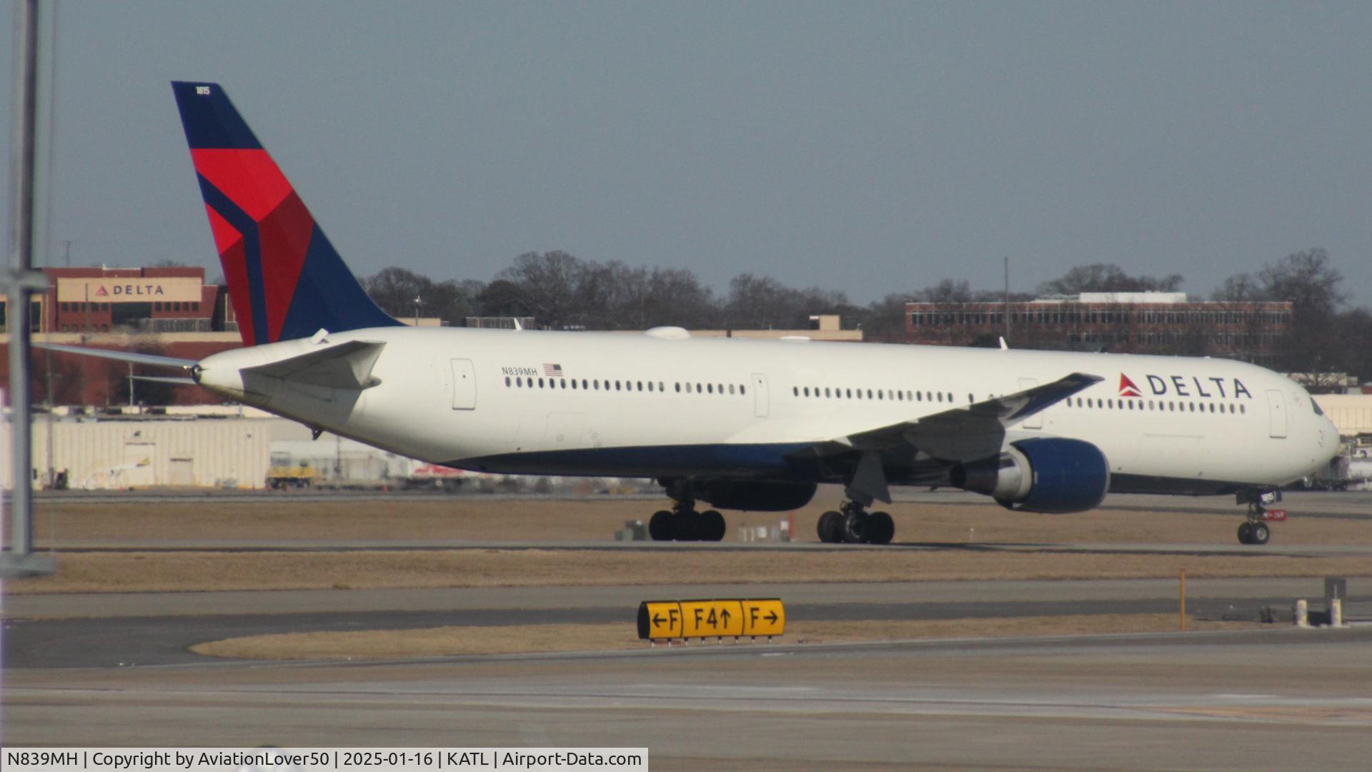 N839MH, 2001 Boeing 767-432/ER C/N 29712, Delta 764