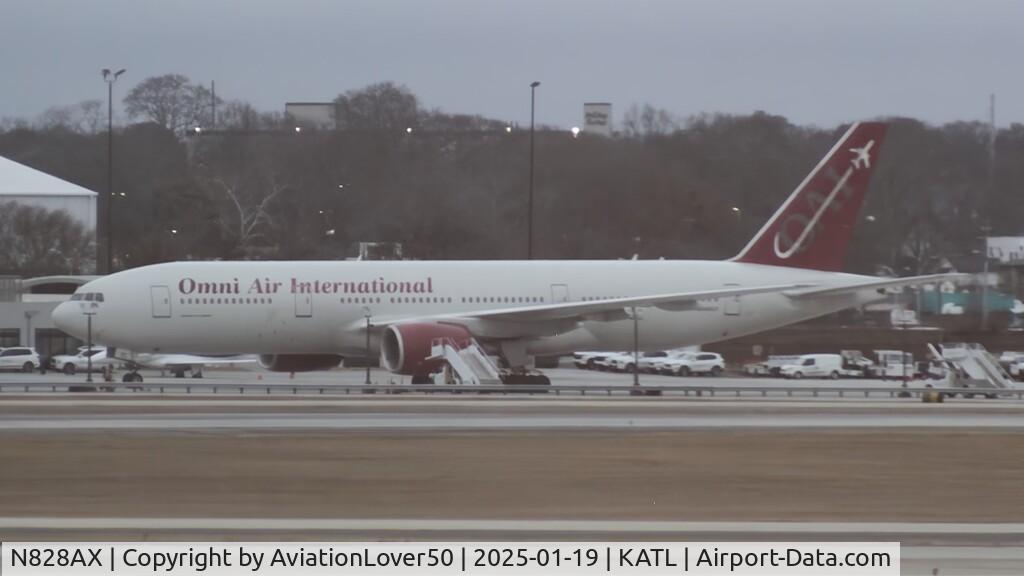N828AX, 2005 Boeing 777-2U8 C/N 33682, Omni 772
