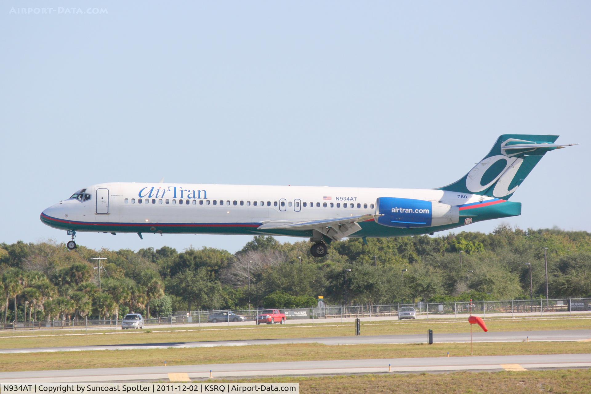 N934AT, 2000 Boeing 717-200 C/N 55070, AirTran Flight 1218 on arrival to Runway 32 at Sarasota-Bradenton International Airport