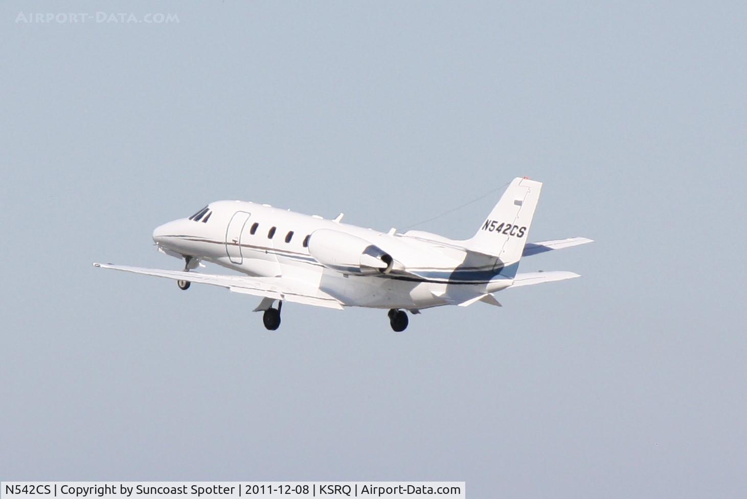 N542CS, 2004 Cessna 560XL C/N 560-5523, Cessna Citation Excel departs from Runway 32 at Sarasota-Bradenton International Airport