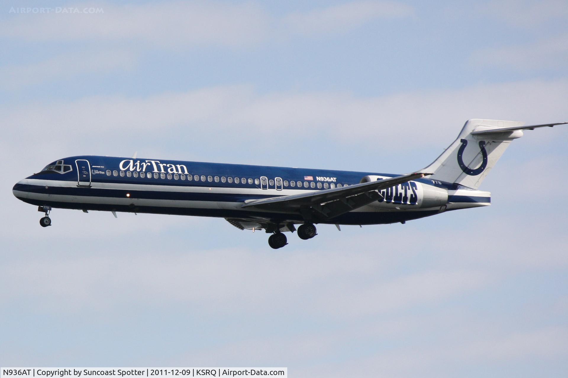 N936AT, 1999 Boeing 717-200 C/N 55058, AirTran Boeing 717-200 on approach to Runway 32 at Sarasota-Bradenton International Airport