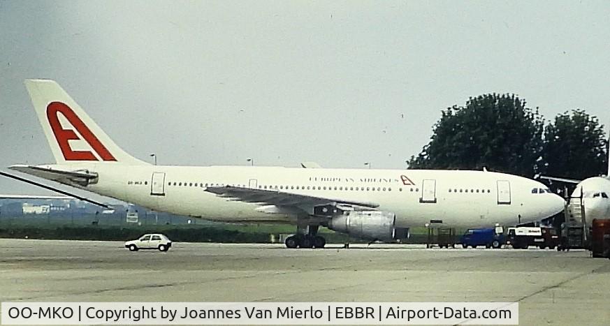 OO-MKO, 1978 Airbus A300B4-2C C/N 065, ex-slide