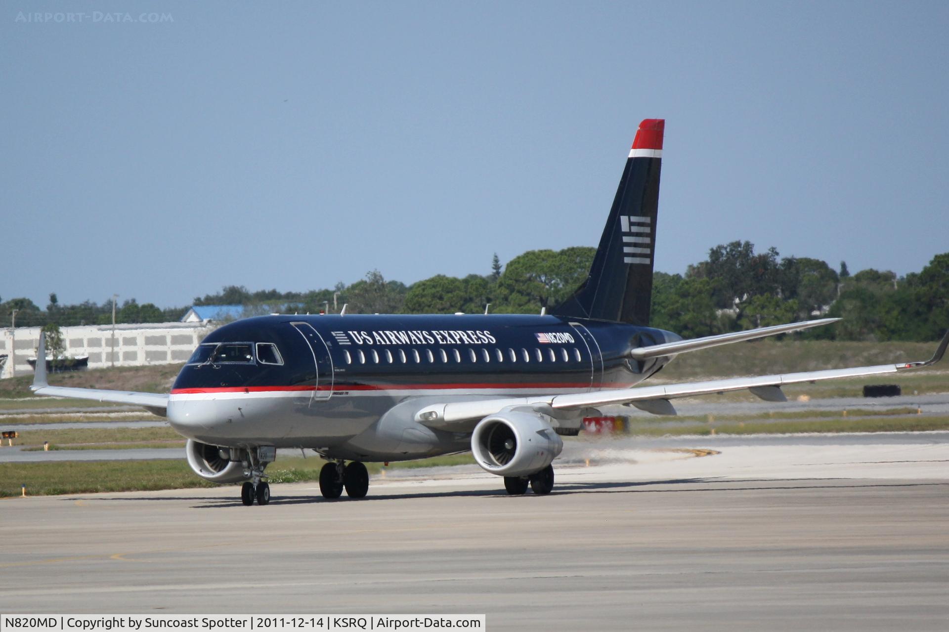 N820MD, 2004 Embraer 170SU (ERJ-170-100SU) C/N 17000041, Republic Airlines/US Airways Express Embraer 175 pulls into terminal following arrival at Sarasota-Bradenton International Airport