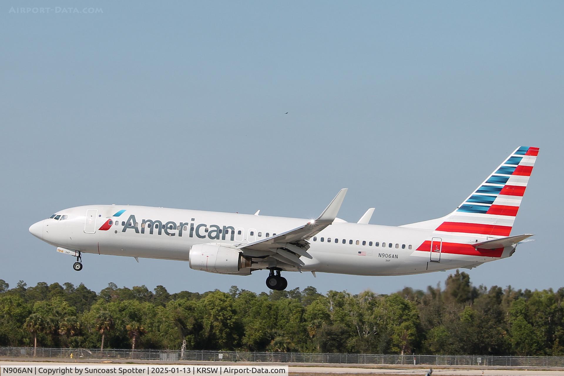 N906AN, 1999 Boeing 737-823 C/N 29508, American Flight 1656 arrives on Runway 24 at Southwest Florida International Airport following flight from Dallas/Fort Worth International Airport