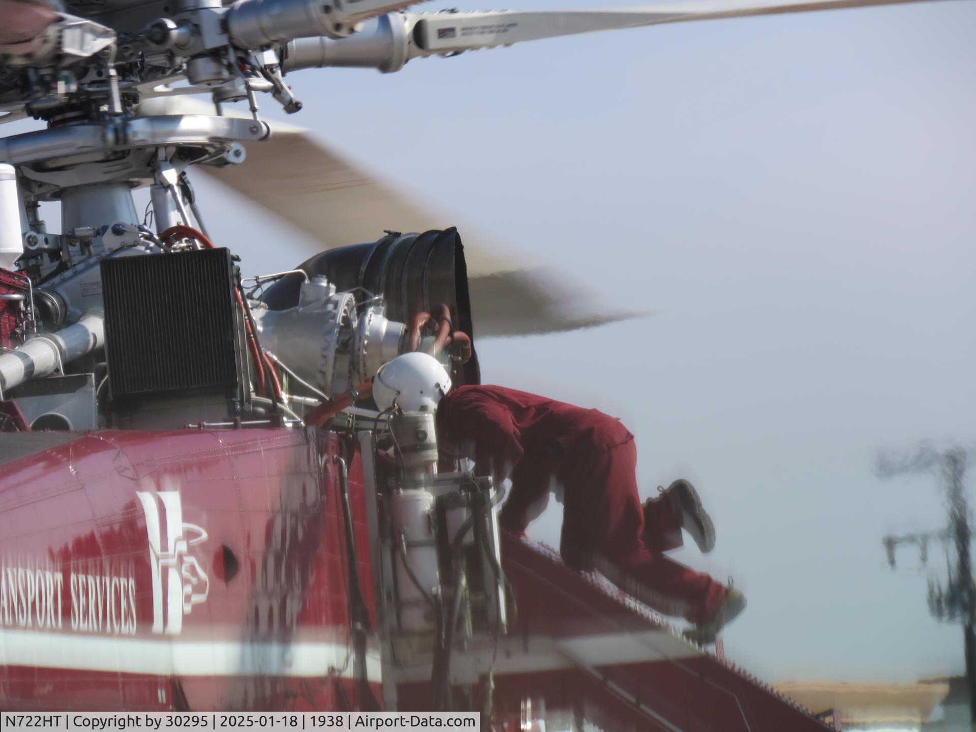 N722HT, 1969 Sikorsky CH-54B Tarhe C/N 64-075, Checking for leaks with main rotor turning