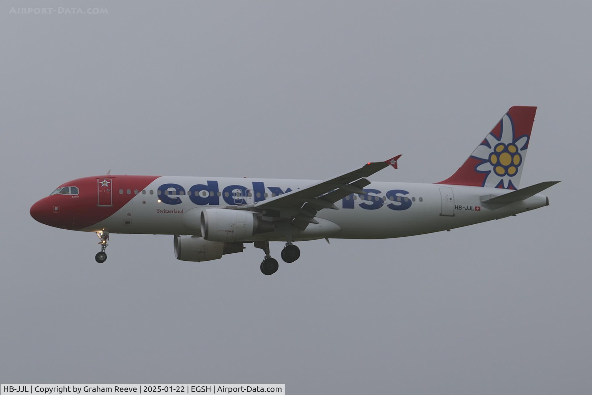 HB-JJL, 2005 Airbus A320-214 C/N 2606, Landing at Norwich. Norwich.