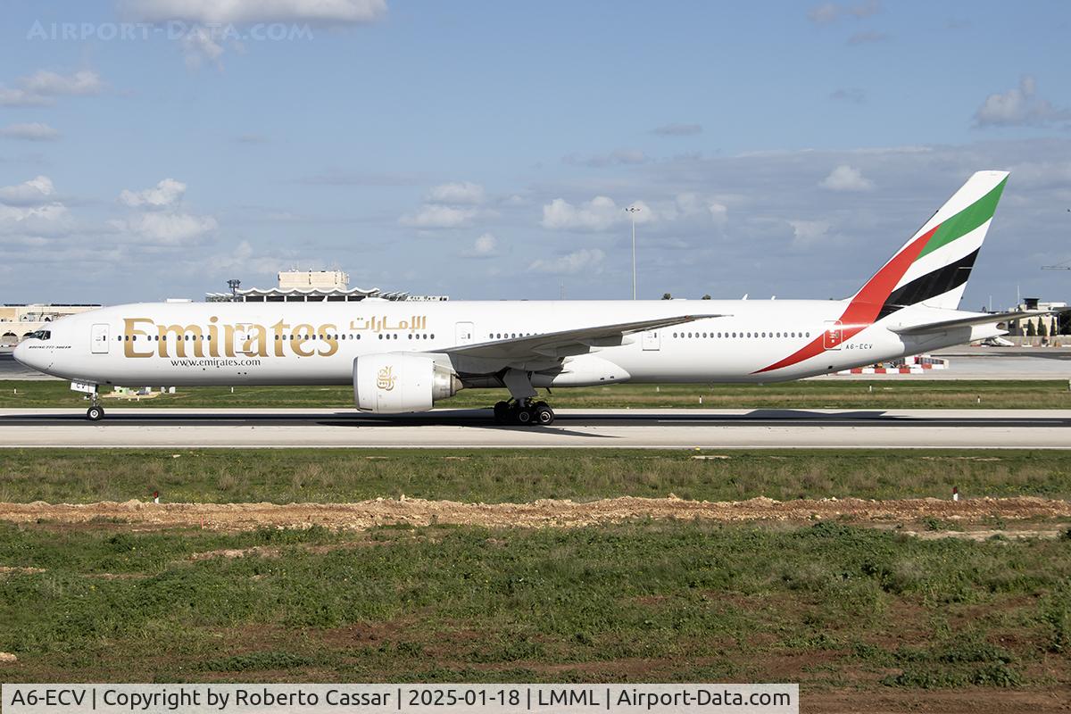 A6-ECV, 2009 Boeing 777-31H/ER C/N 35594, Runway 13 Backtrack