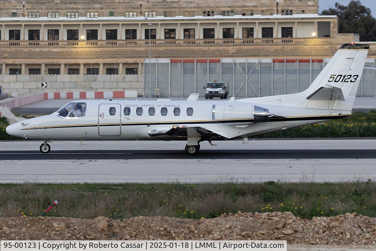 95-00123, 1996 Cessna UC-35A Citation Ultra C/N 560-0387, Runway 13 Backtrack