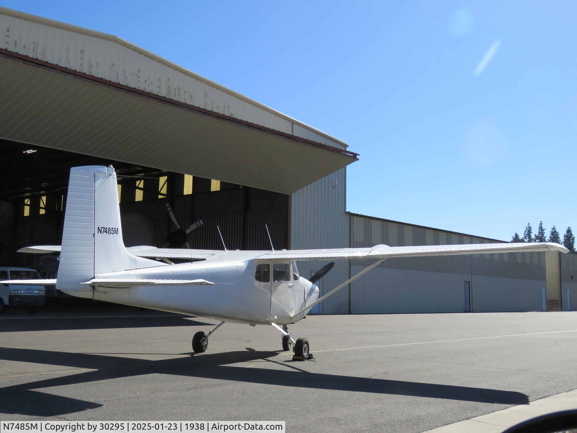 N7485M, 1959 Cessna 175 Skylark C/N 55785, Parked