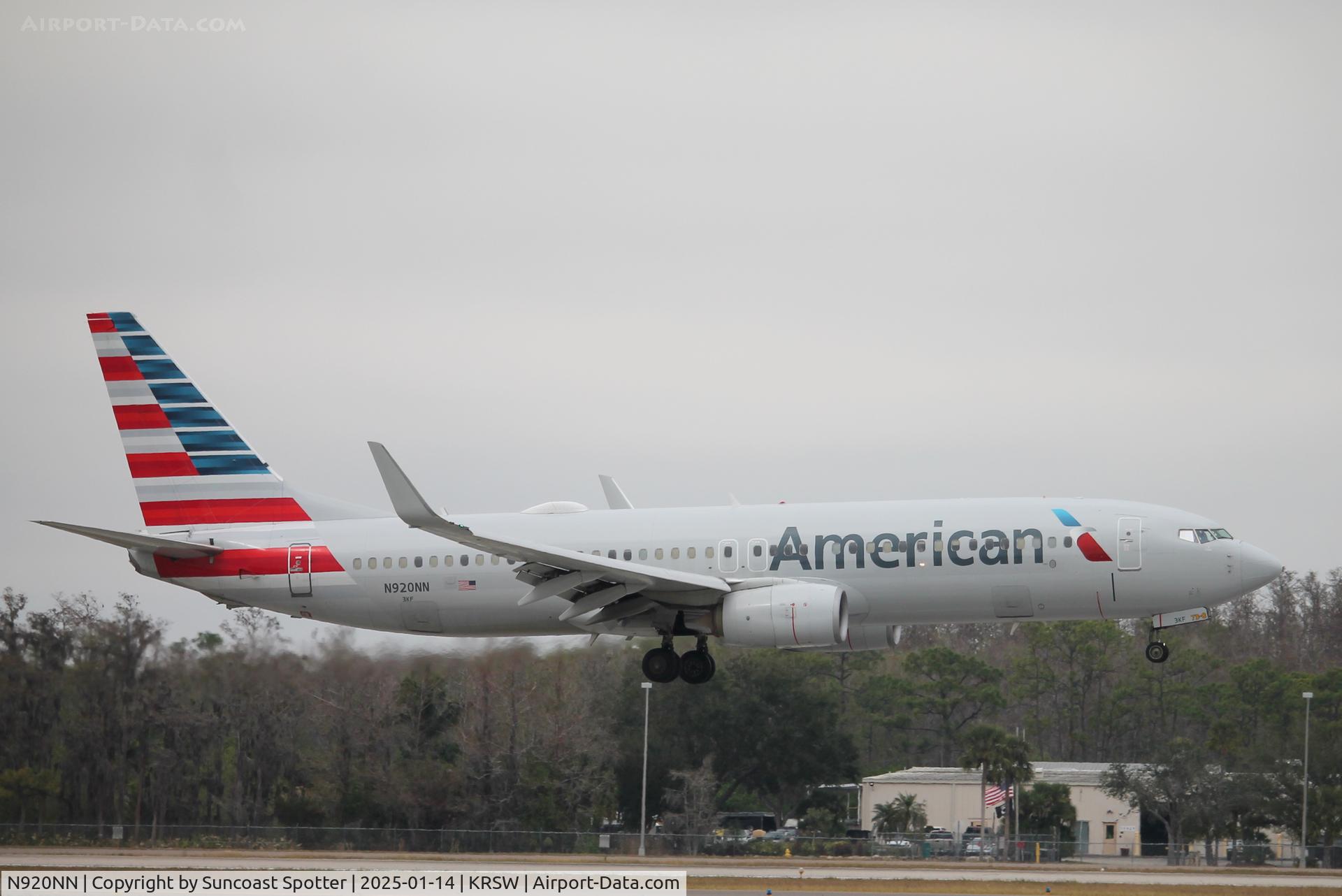 N920NN, 2013 Boeing 737-823 C/N 31165, American Flight 1656 arrives on Runway 6 at Southwest Florida International Airport following flight from Dallas/Fort Worth International Airport