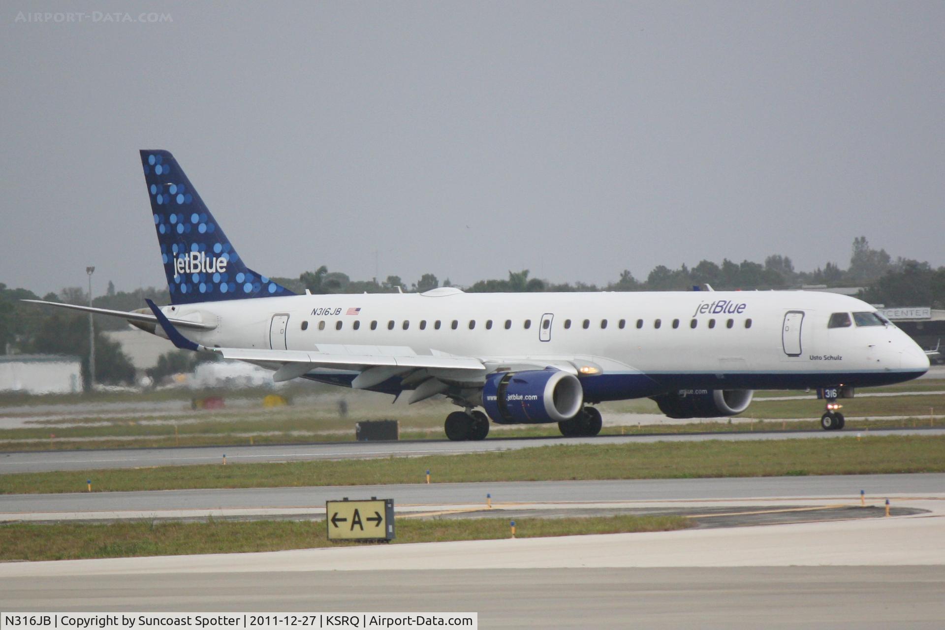 N316JB, Embraer ERJ-190-100 IGW 190AR C/N 19000292, Jet Blue Flight 1187 on arrival to Runway 14 at Sarasota-Bradenton International Airport following flight from Boston Logan International Airport