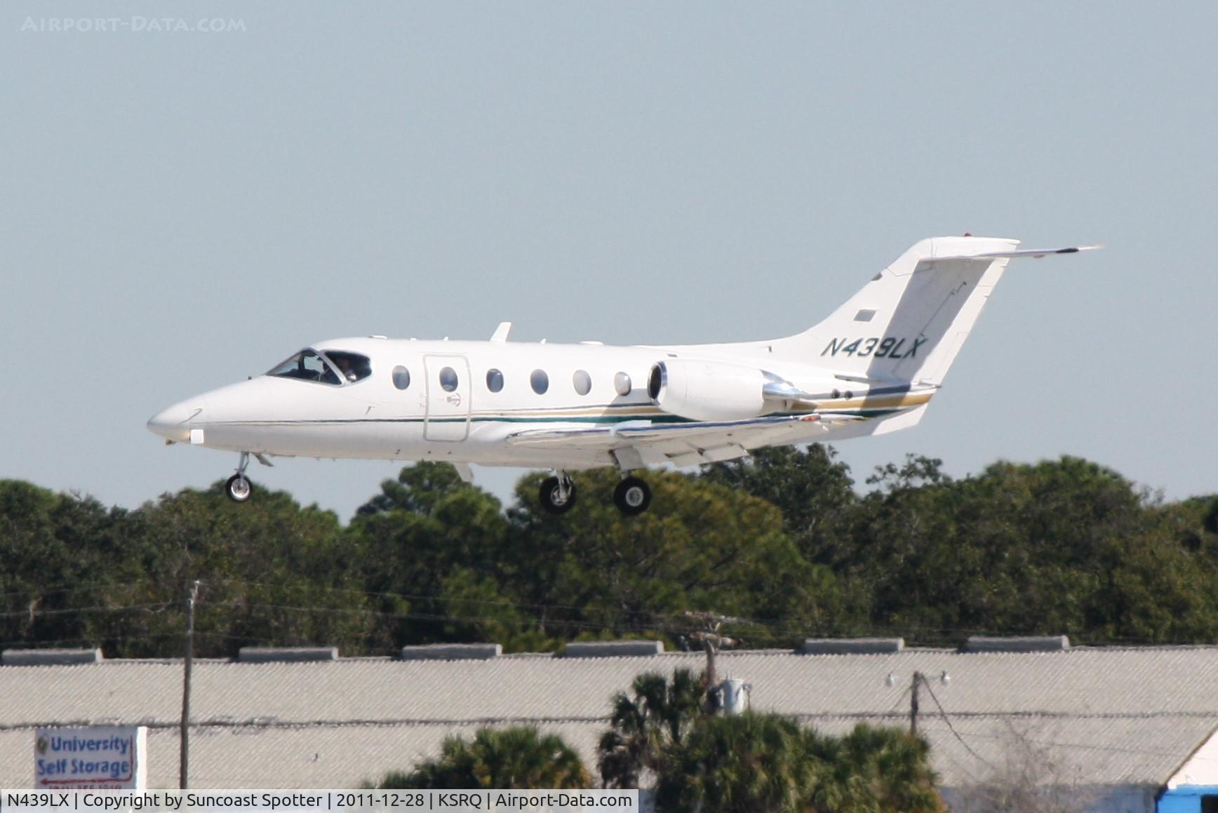 N439LX, 2000 Raytheon Aircraft Company 400A C/N RK-284, Beechcraft Beechjet arrives on Runway 32 at Sarasota-Bradenton International Airport