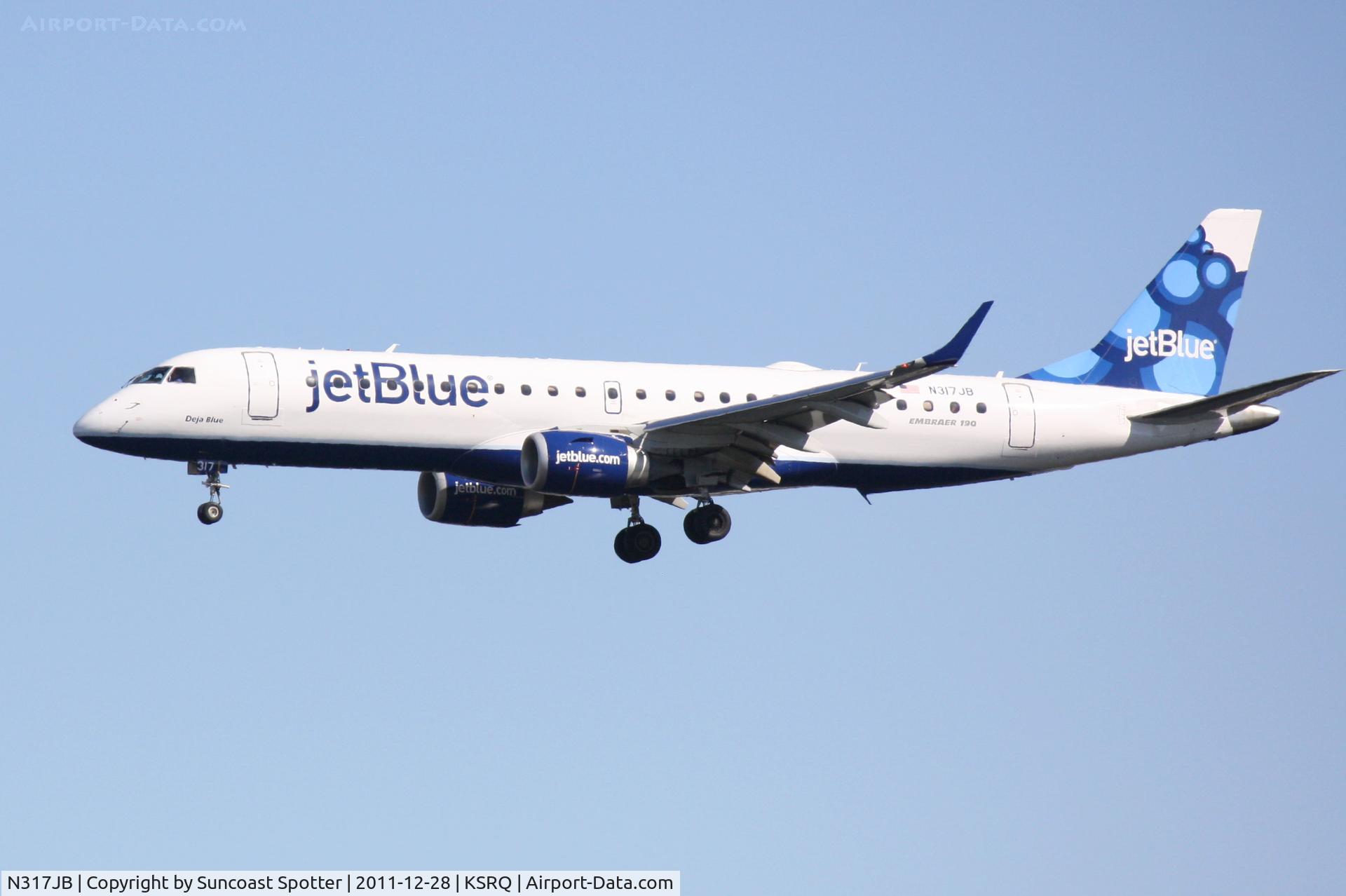 N317JB, 2010 Embraer ERJ-190-100 IGW 190AR C/N 19000363, Jet Blue Embraer 190 on approach to Runway 32 at Sarasota-Bradenton International Airport
