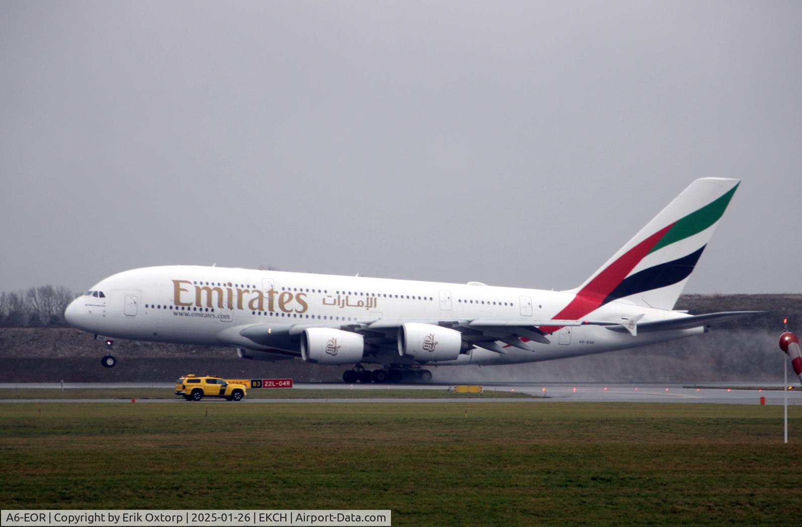 A6-EOR, 2015 Airbus A380-861 C/N 202, A6-EOR landing rw 04R