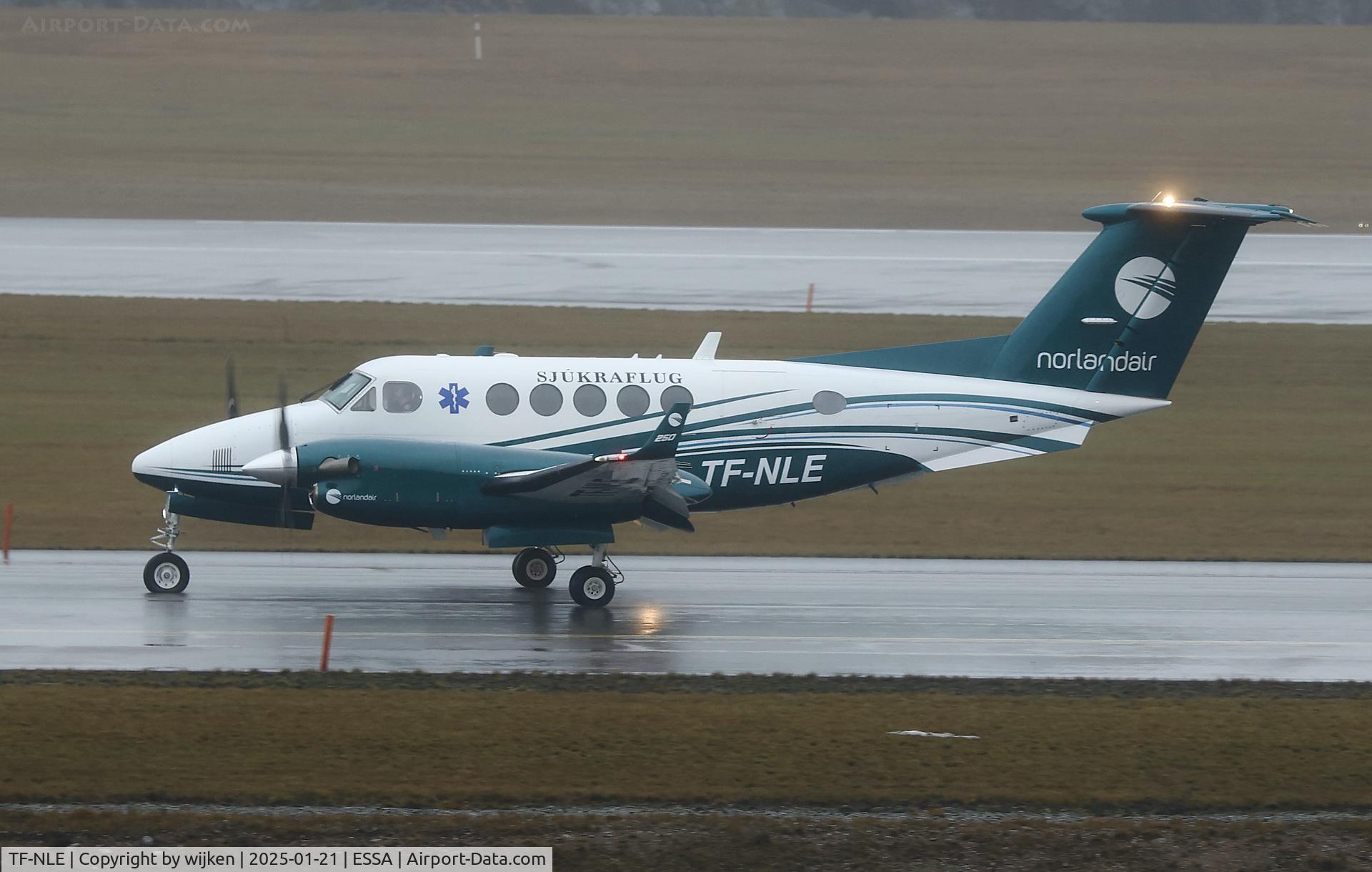 TF-NLE, 2013 Beech B200GT King Air 250 King Air C/N BY-187, Twy W