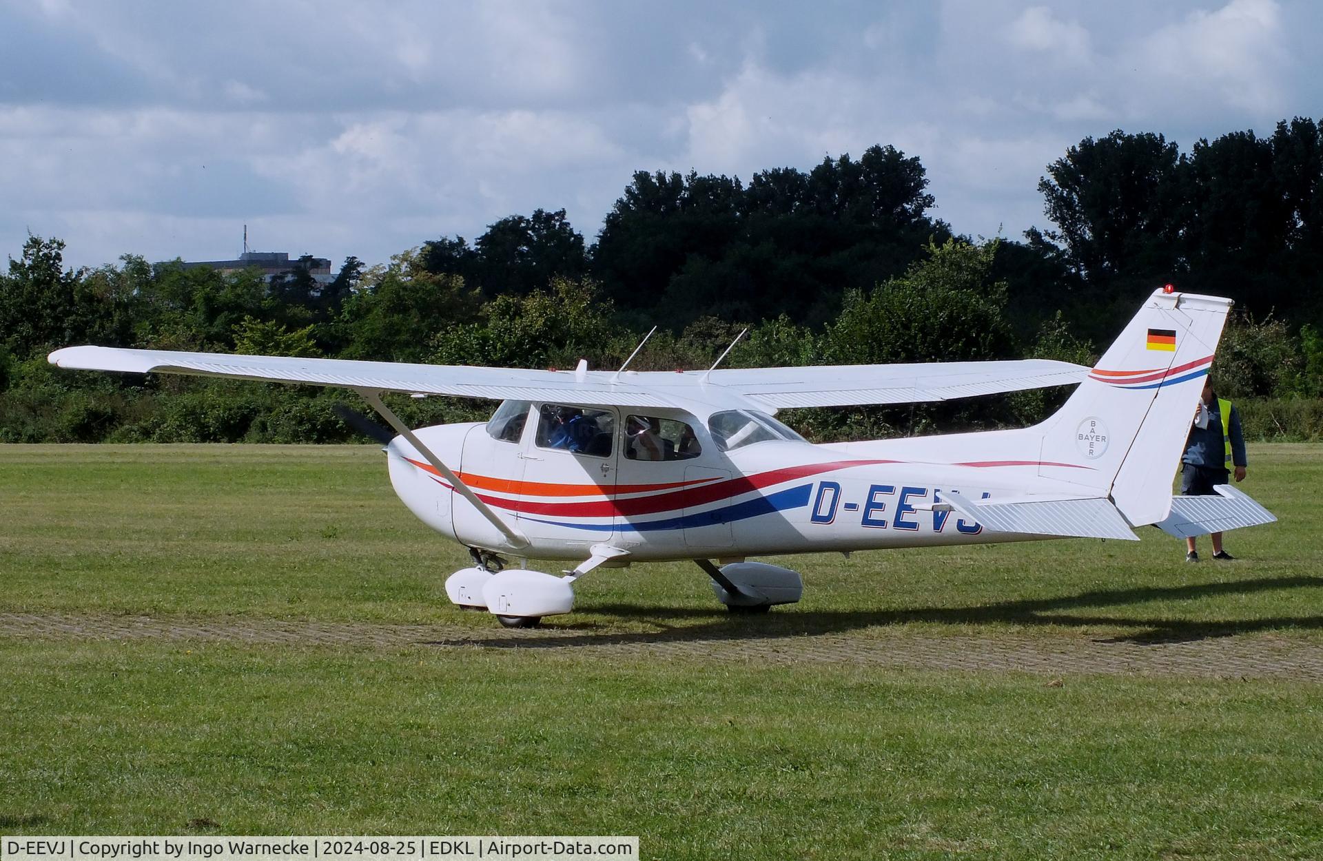 D-EEVJ, 1975 Cessna F172M Skyhawk C/N F17201270, Cessna (Reims) F172M Skyhawk at the 2024 Flugplatzfest Leverkusen airfield display