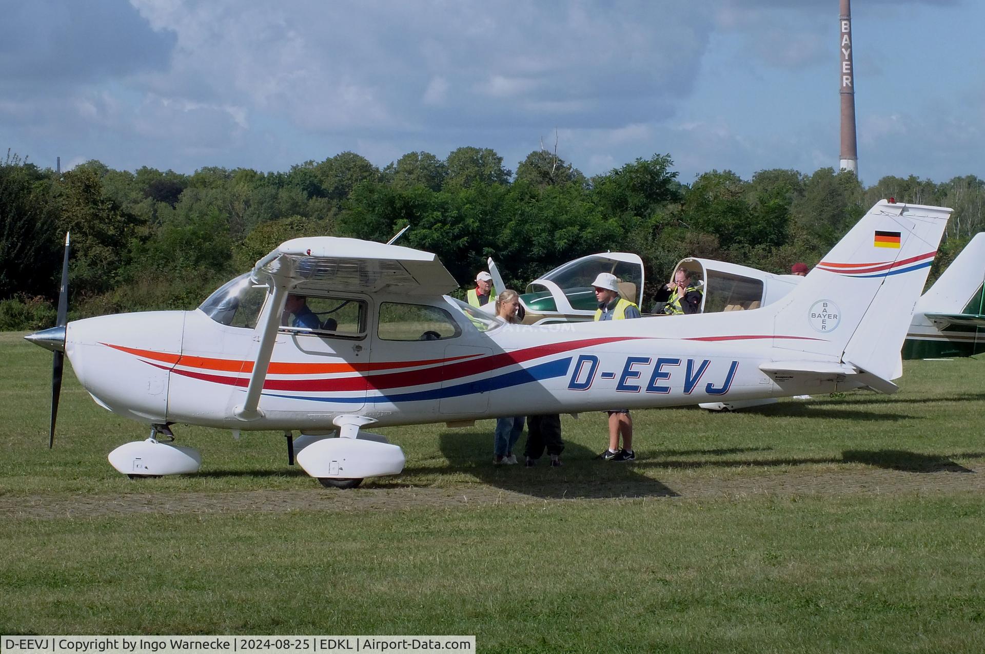 D-EEVJ, 1975 Cessna F172M Skyhawk C/N F17201270, Cessna (Reims) F172M Skyhawk at the 2024 Flugplatzfest Leverkusen airfield display