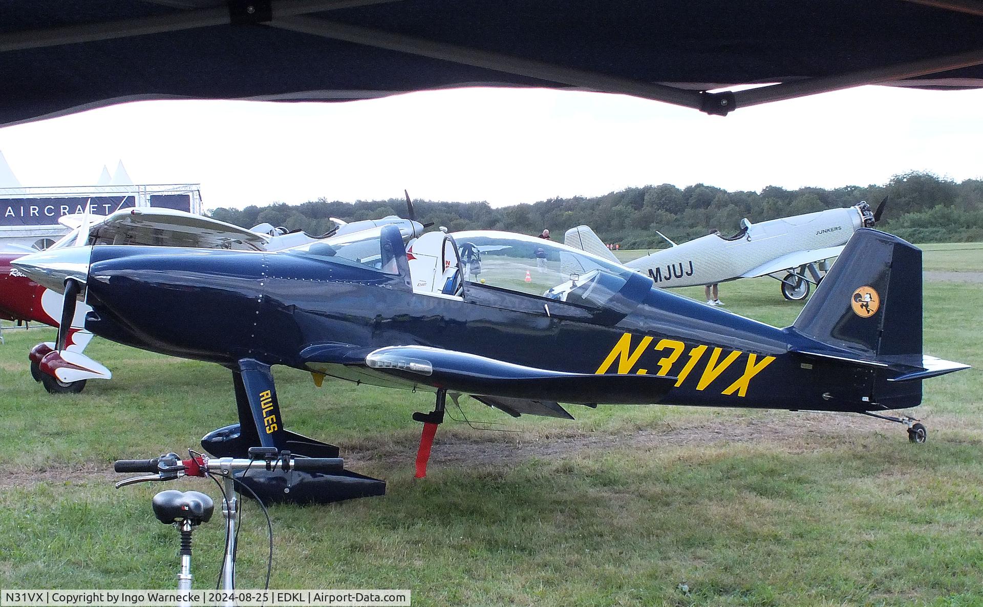 N31VX, 2018 Team F-4 Rocket C/N 00182, Team Rocket (Ward, L R) F4 Raider at the 2024 Flugplatzfest Leverkusen airfield display