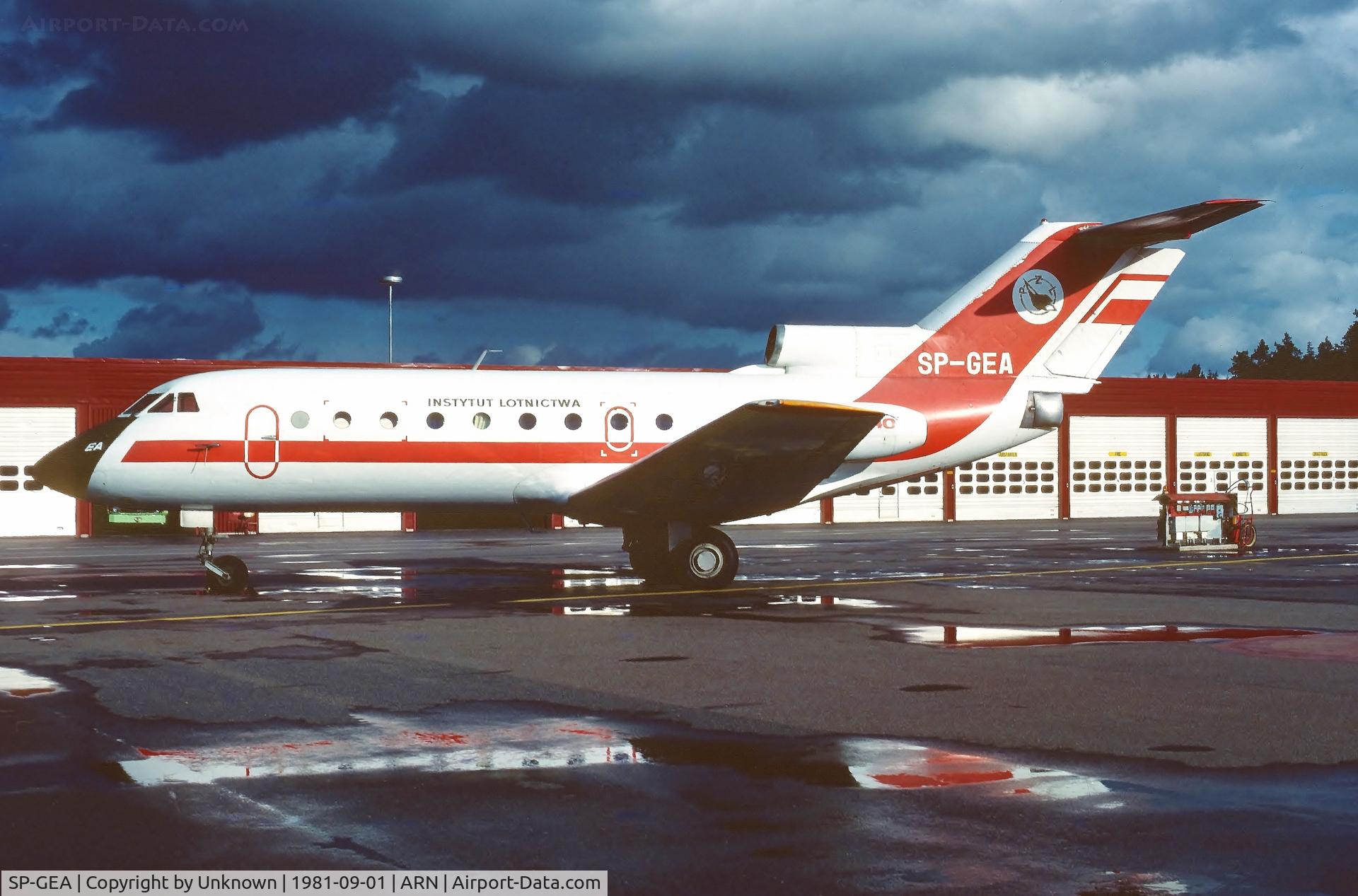 SP-GEA, 1972 Yakovlev Yak-40 C/N 9230224, Arlanda Stockholm 9.1981