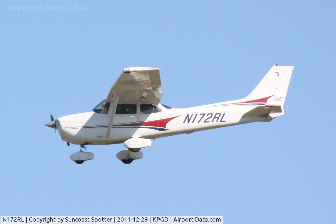 N172RL, 2004 Cessna 172S C/N 172S9628, N172RL on approach to Runway 33 at Charlotte County Airport