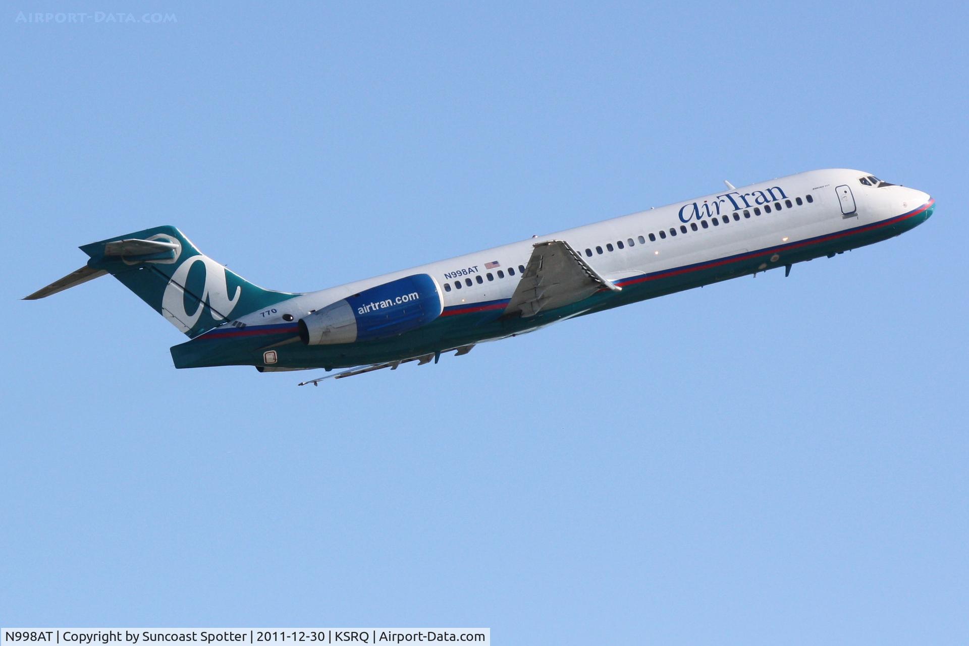 N998AT, 2002 Boeing 717-200 C/N 55142, AirTran Flight 1219 departs Runway 14 at Sarasota-Bradenton International Airport enroute to Chicago Midway International Airport