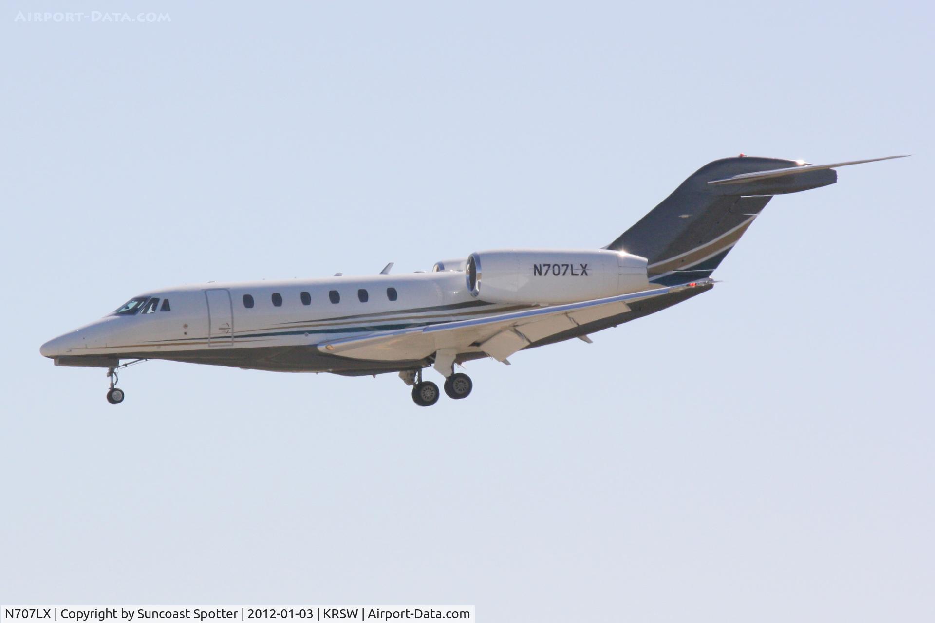N707LX, 1999 Cessna 750 Citation X Citation X C/N 750-0078, Options Flight 707 on approach to Runway 6 at Southwest Florida International Airport following a flight from Smyrna Airport