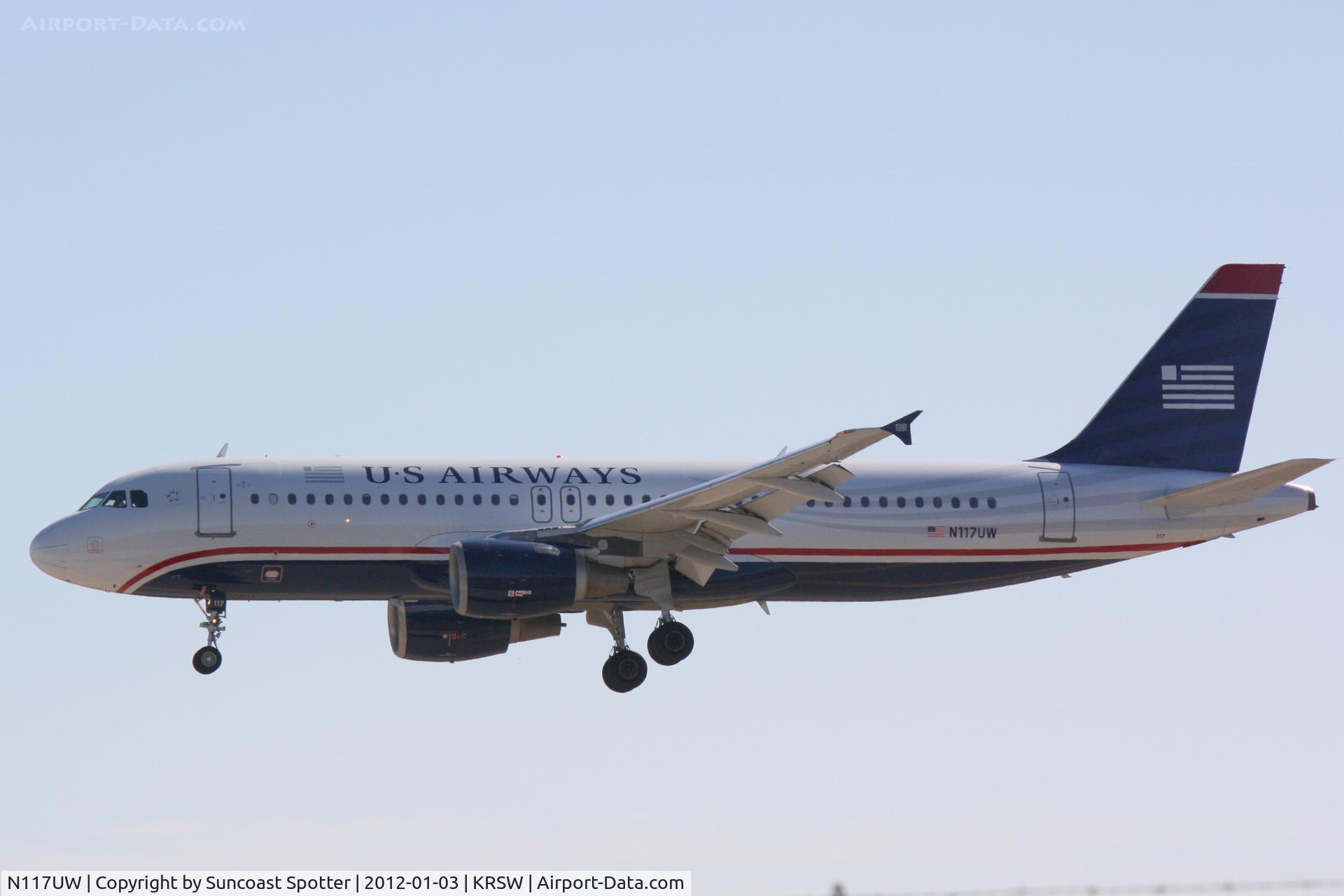 N117UW, 2000 Airbus A320-214 C/N 1224, US Airways Flight 1085 on approach to Runway 6 at Southwest Florida International Airport following a flight from New York-LaGuardia Airport