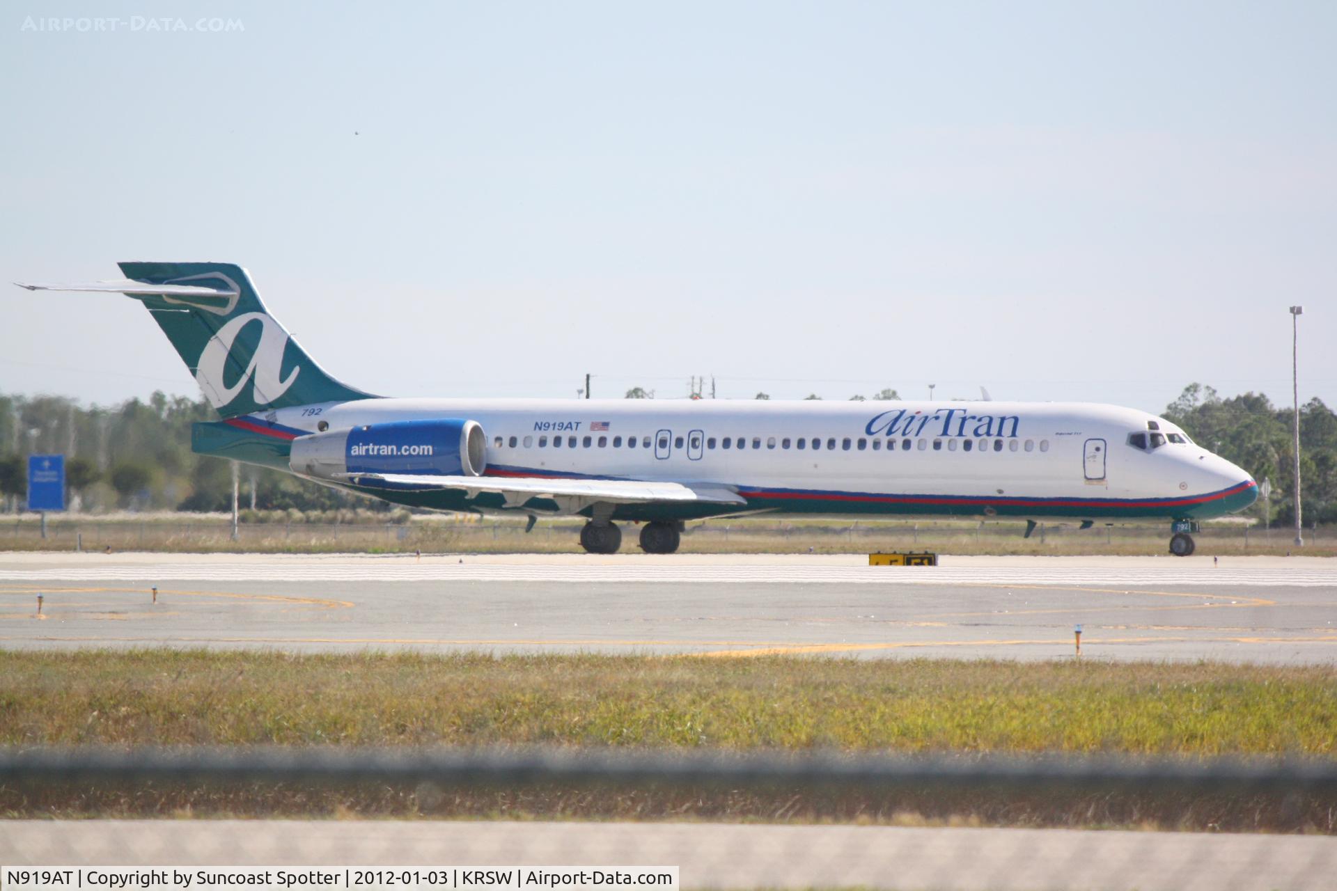 N919AT, 2001 Boeing 717-200 C/N 55084, AirTran Flight 1412 taxis for departure at Southwest Florida International Airport prior to a flight to Bishops International Airport