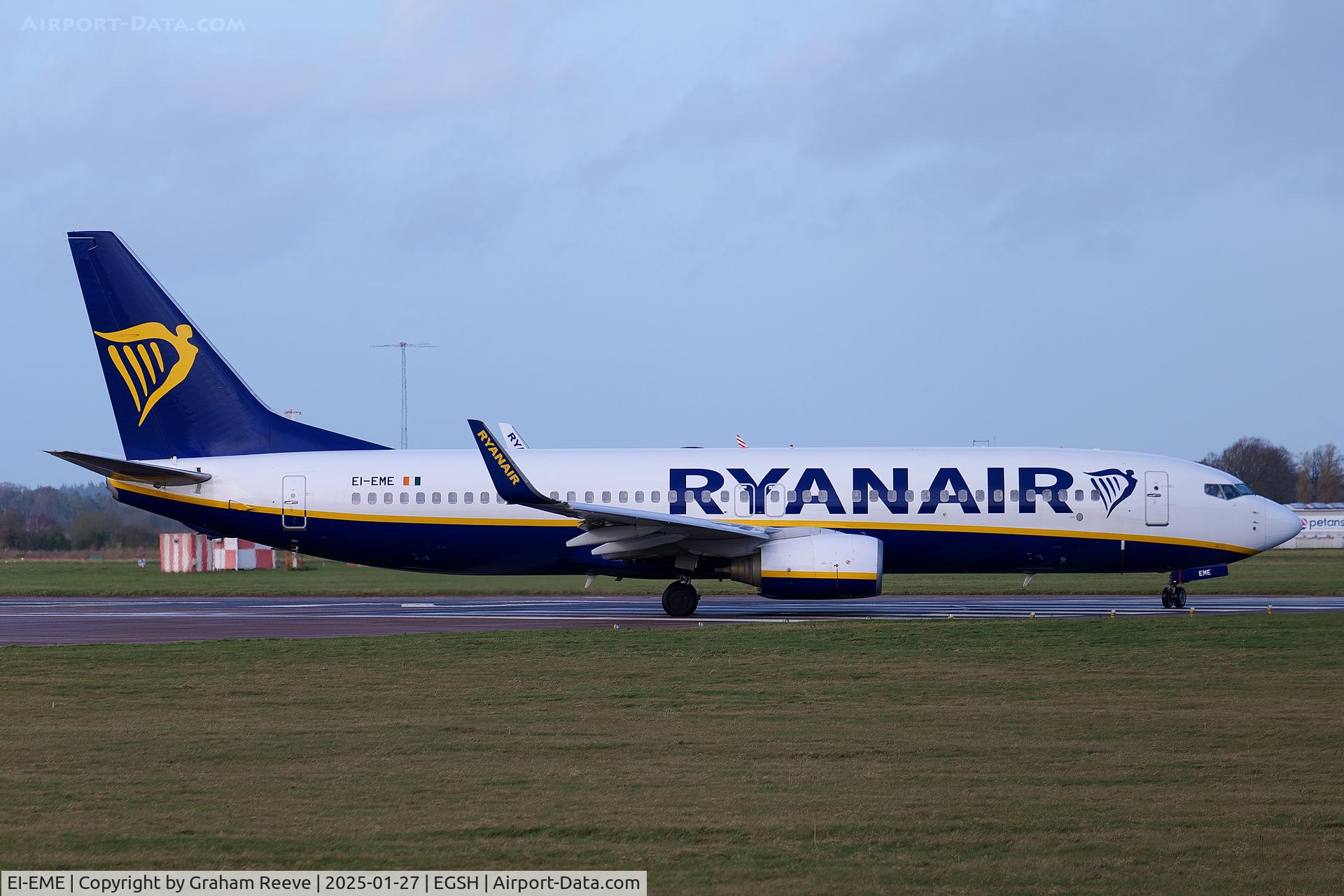 EI-EME, 2010 Boeing 737-8AS C/N 35029, Departing from Norwich.