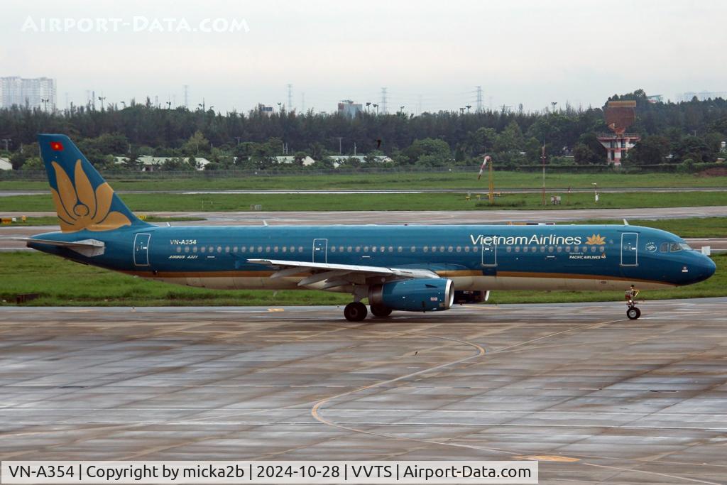 VN-A354, 2007 Airbus A321-231 C/N 3198, Taxiing