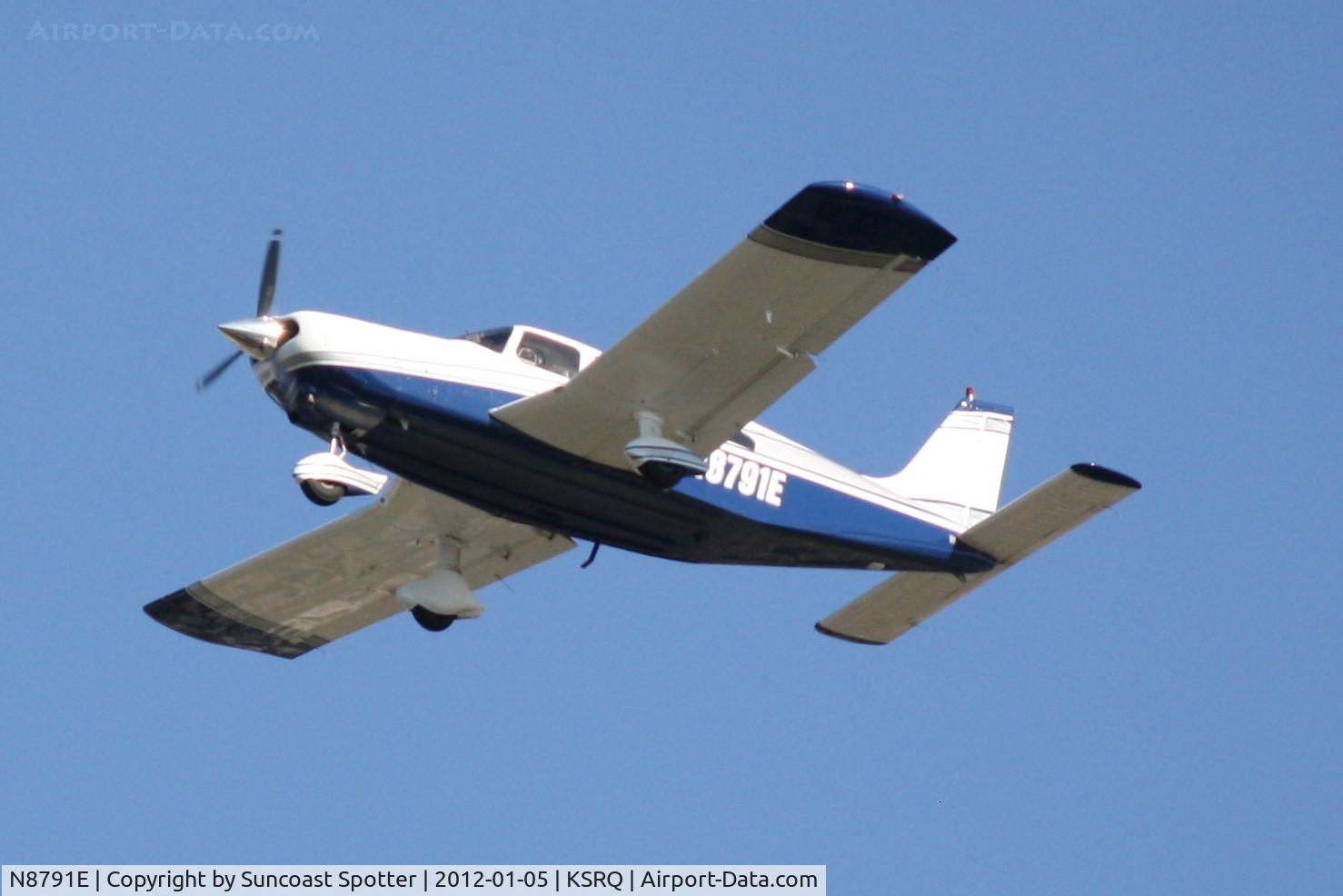N8791E, 1976 Piper PA-32-260 Cherokee Six C/N 32-7600012, N8791E on approach to Runway 32 at Sarasota-Bradenton International Airport