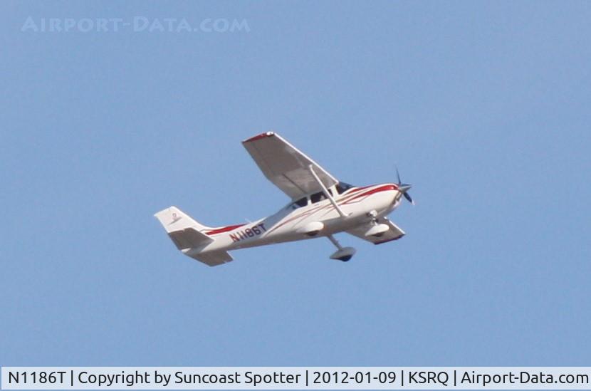 N1186T, 2007 Cessna 182T Skylane C/N 18281879, N1186T departs Runway 14 at Sarasota-Bradenton International Airport