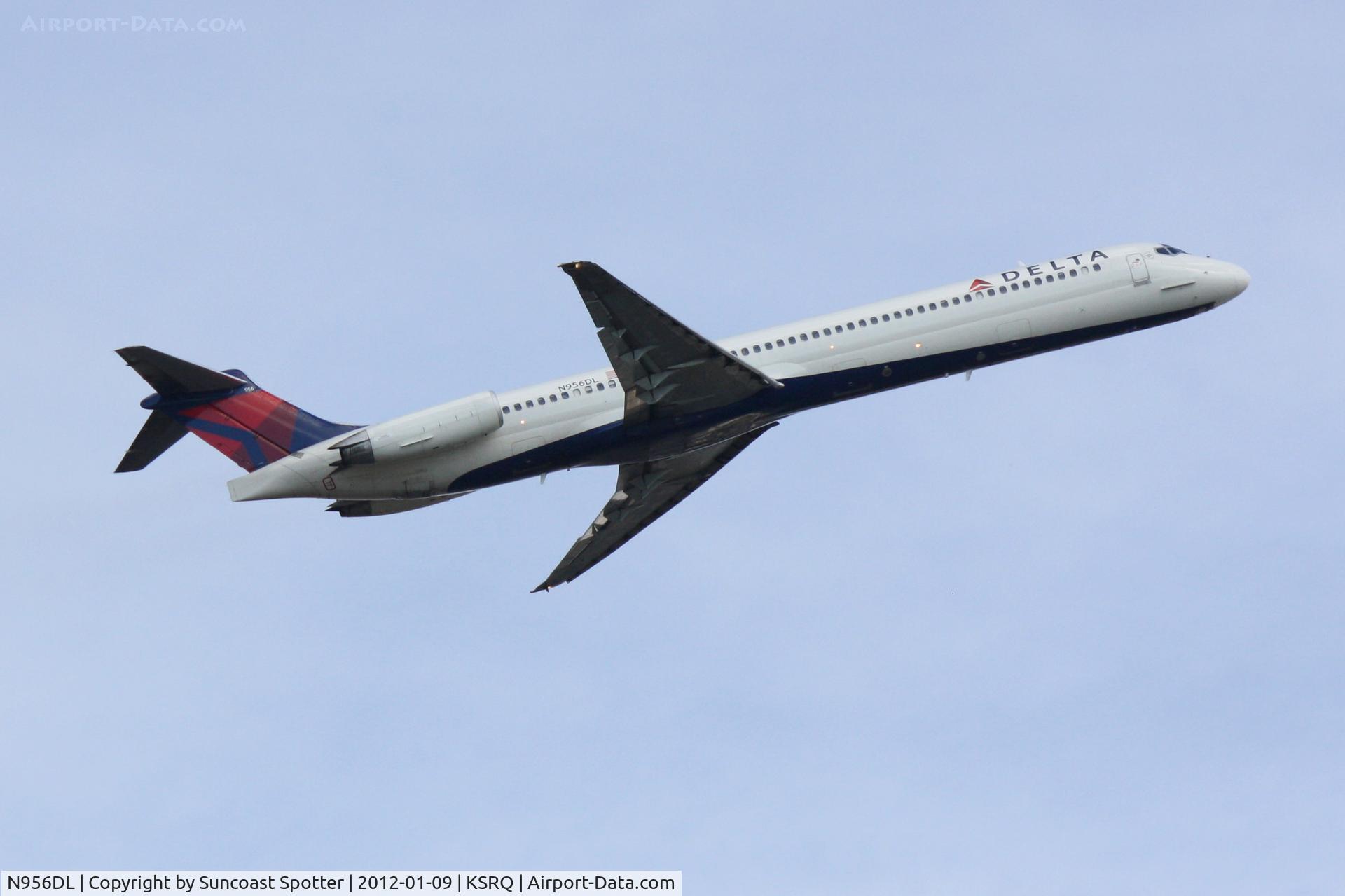 N956DL, 1990 McDonnell Douglas MD-88 C/N 49887, Delta Flight 1678 departs Runway 14 at Sarasota-Bradenton International Airport enroute to Hartsfield-Jackson Atlanta International Airport